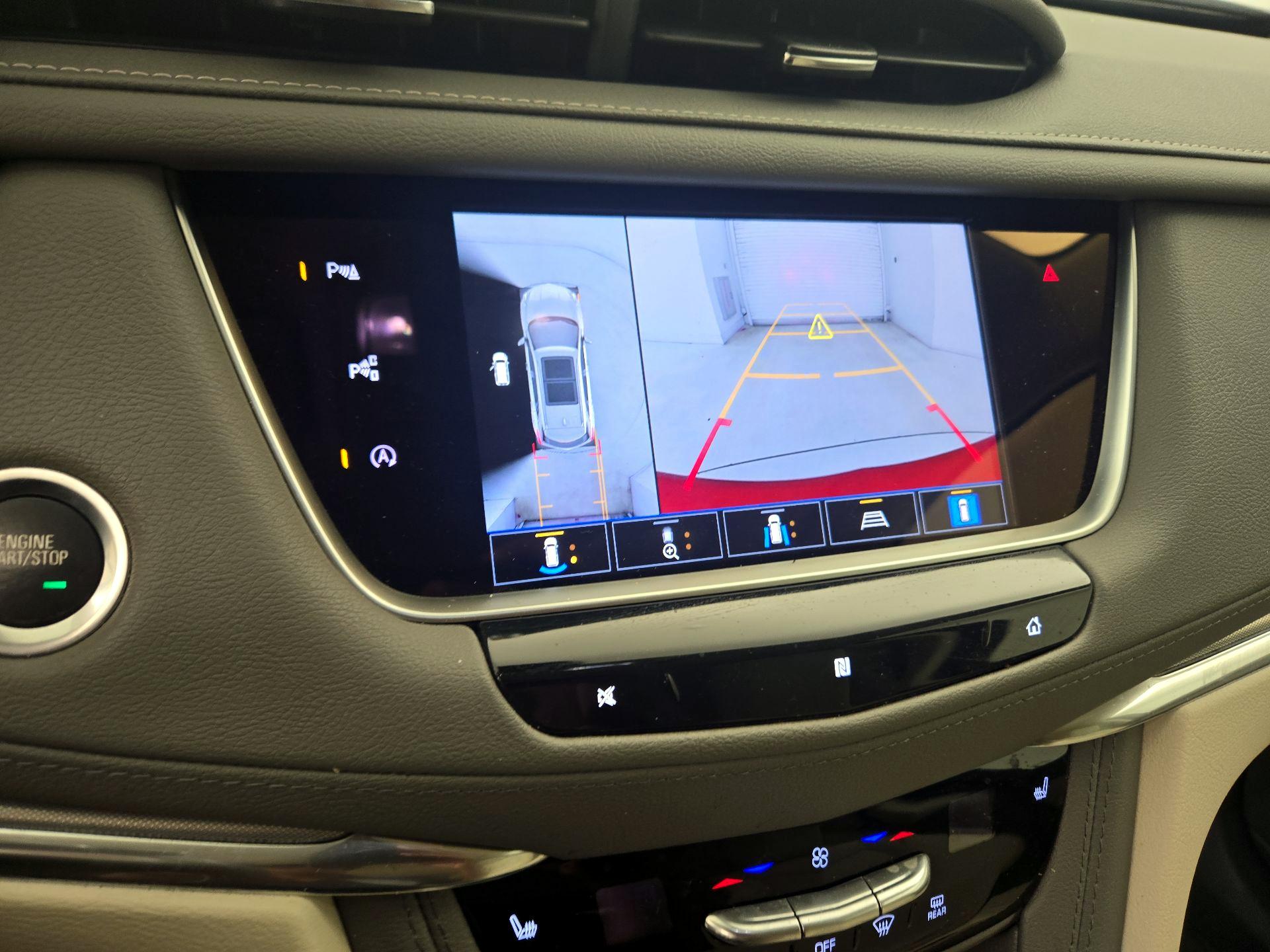 Thumbnail: 2021 Cadillac XT5 - 15