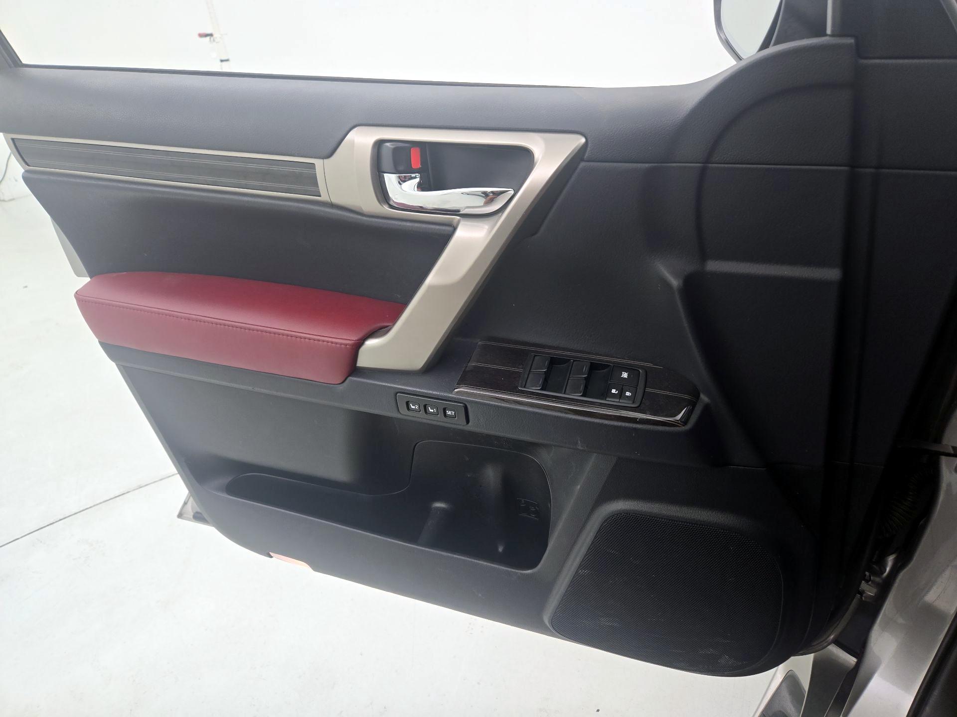 Thumbnail: 2021 Lexus GX - 12