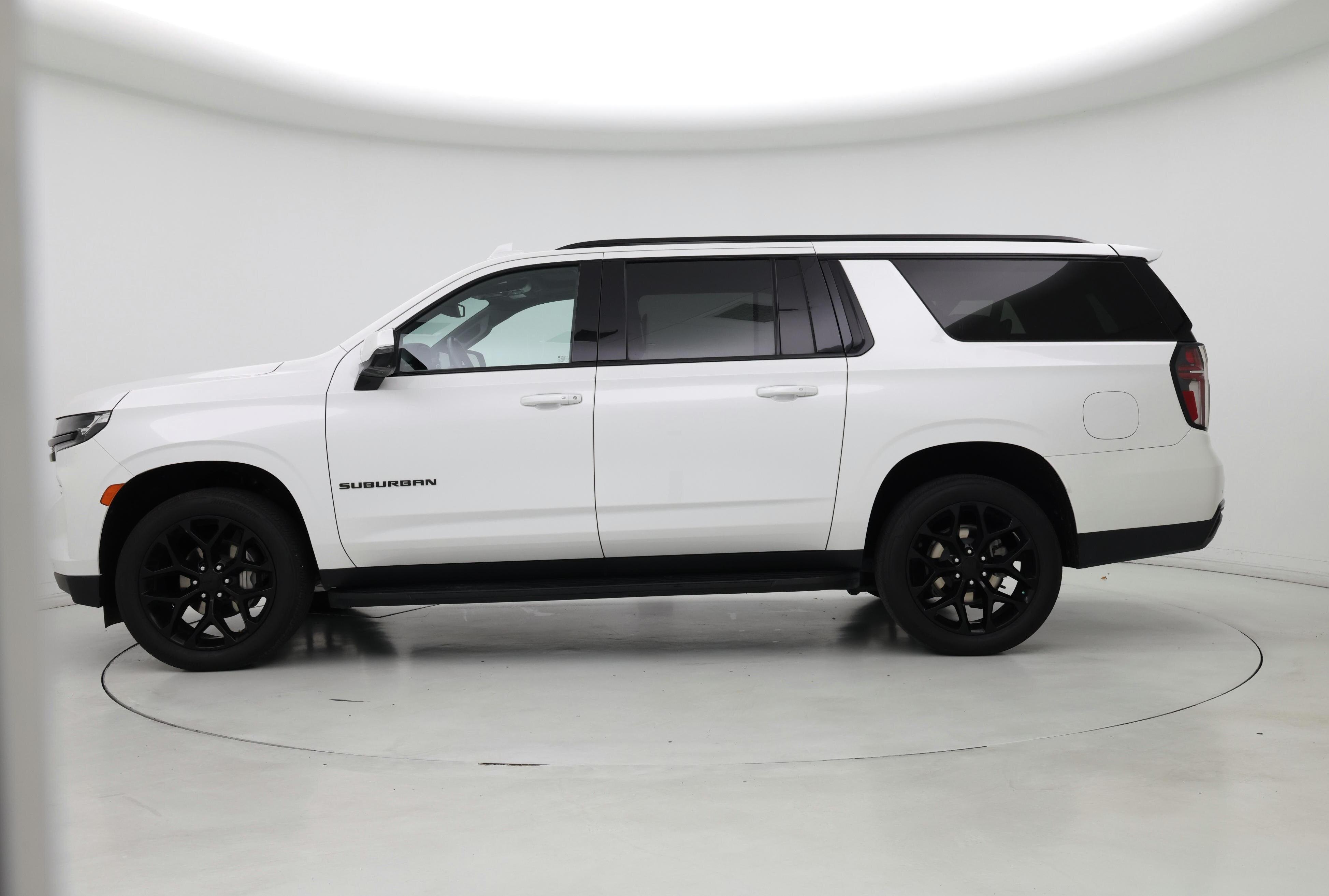 Thumbnail: 2024 Chevrolet Suburban - 3