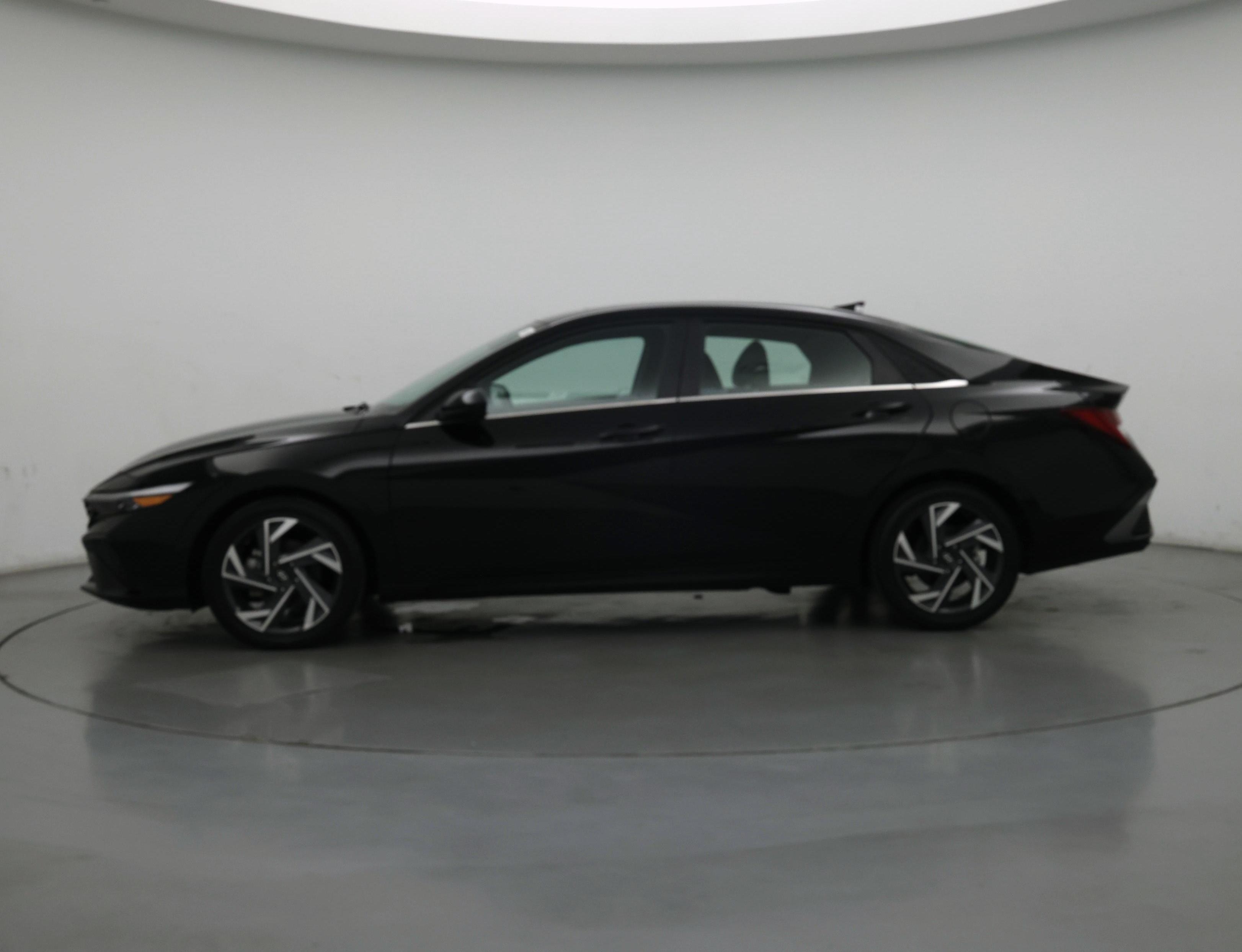 Thumbnail: 2025 Hyundai Elantra - 3