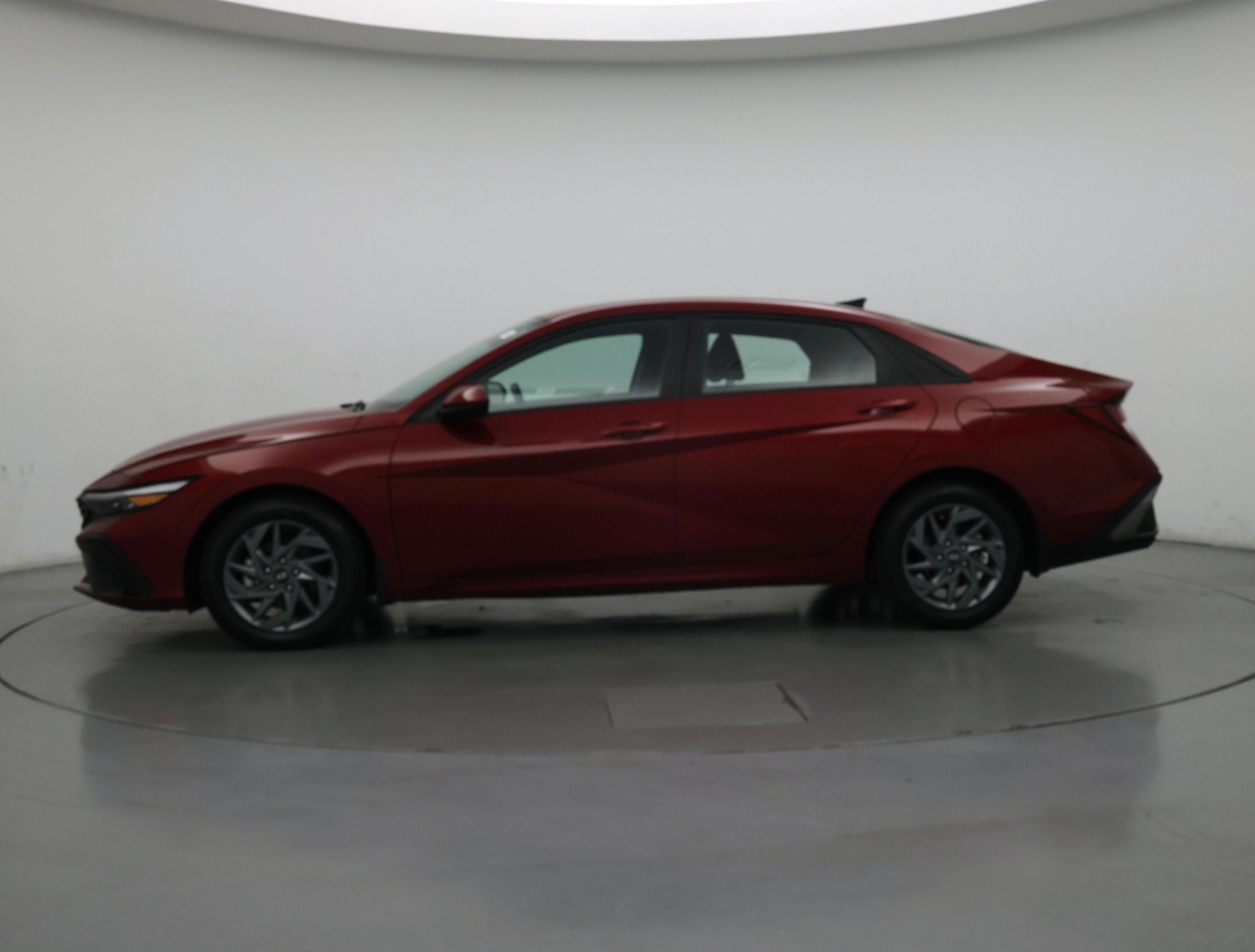 Thumbnail: 2024 Hyundai Elantra - 3