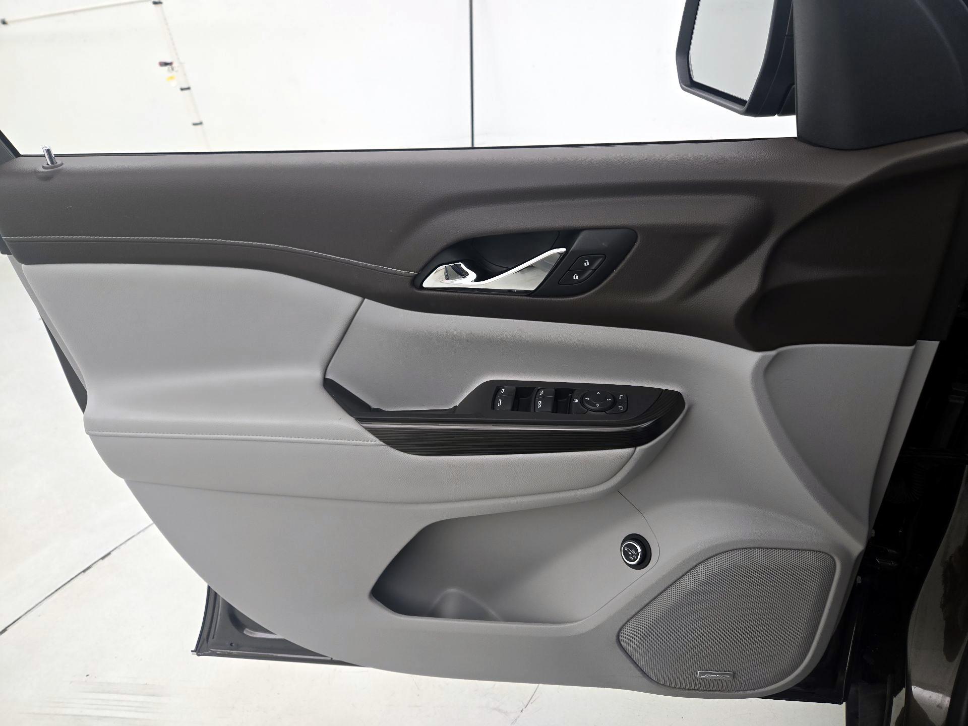 Thumbnail: 2020 GMC Acadia - 12