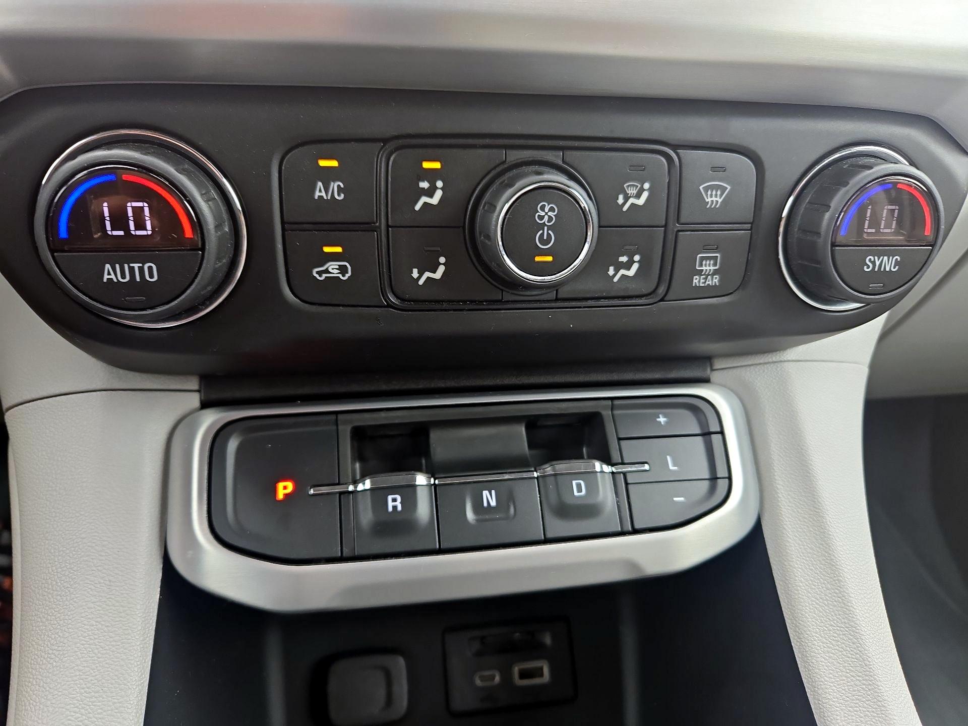 Thumbnail: 2020 GMC Acadia - 16