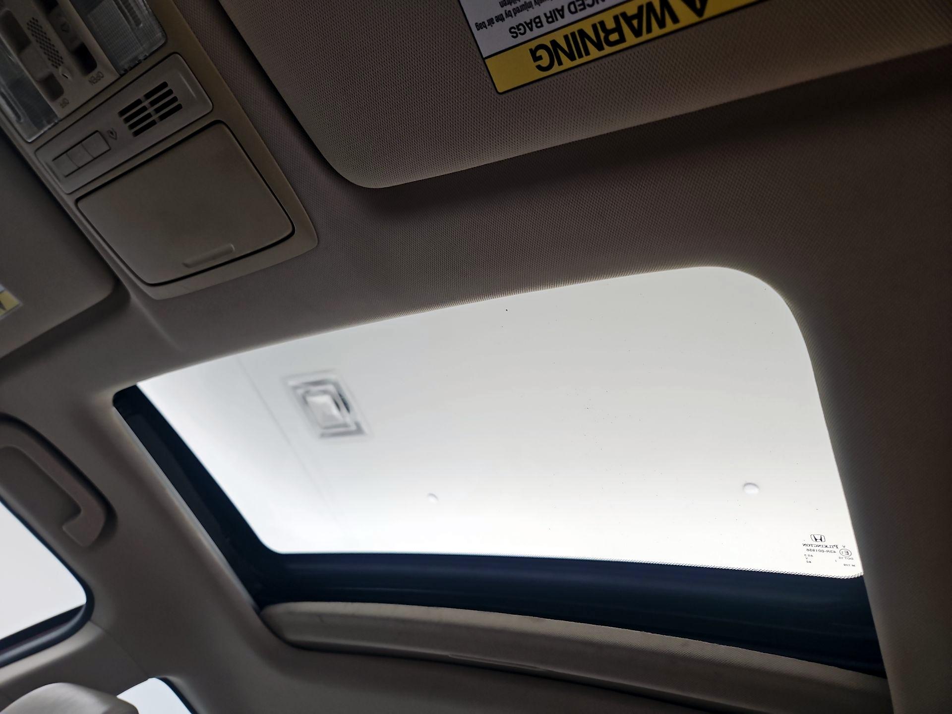 Thumbnail: 2015 Honda Accord - 16