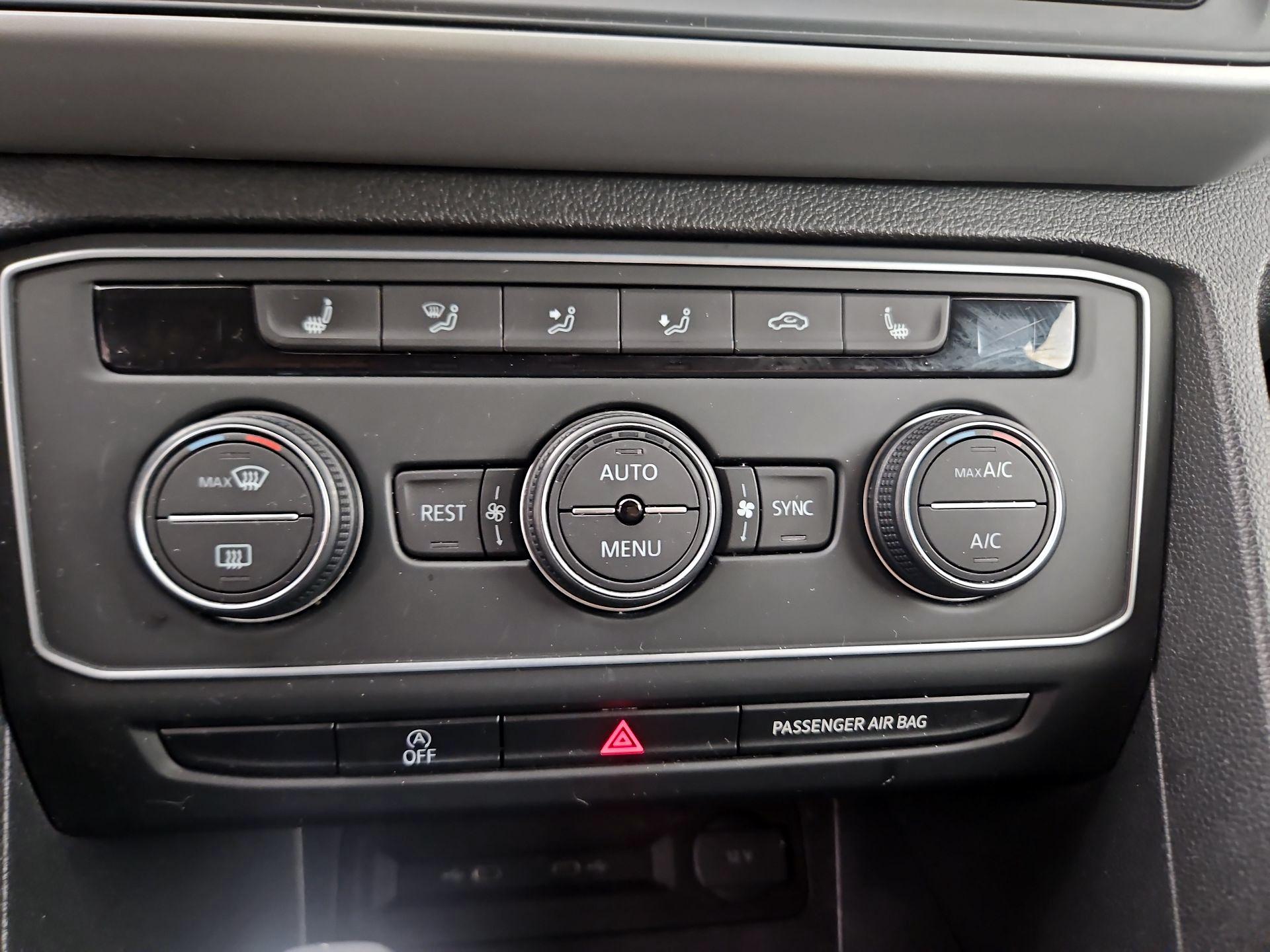 Thumbnail: 2021 Volkswagen Atlas - 14