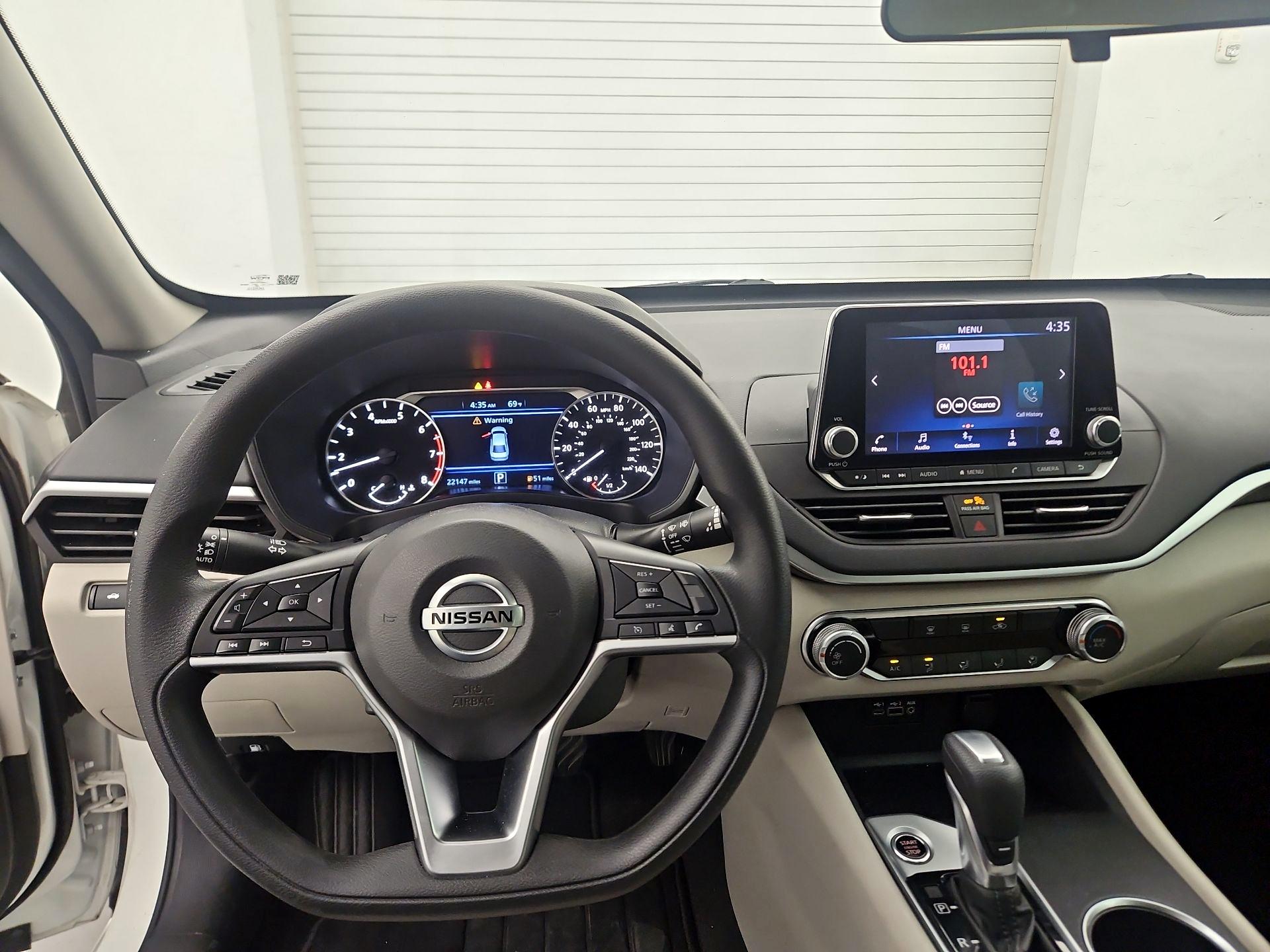 Thumbnail: 2022 Nissan Altima - 9