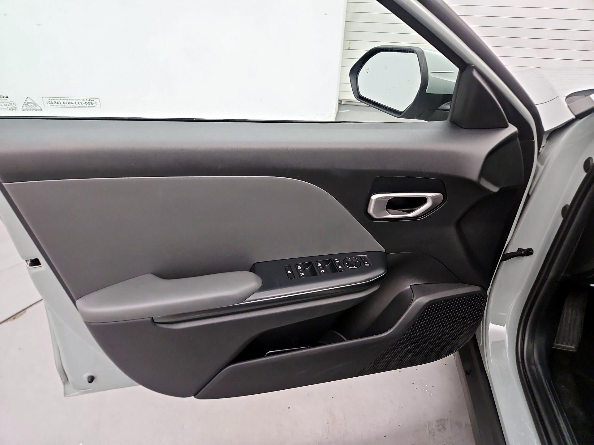 Thumbnail: 2025 Kia K4 - 10