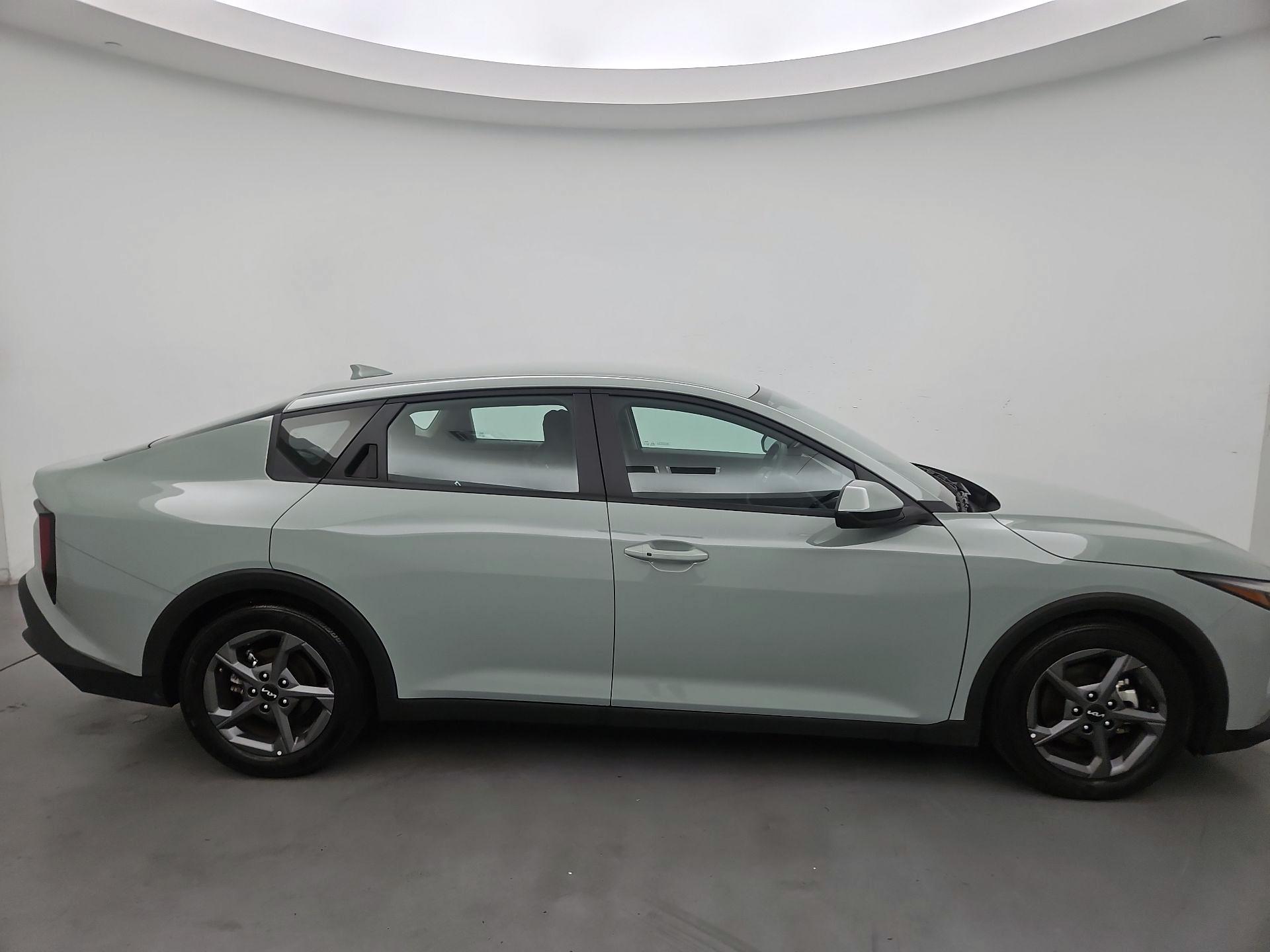 Thumbnail: 2025 Kia K4 - 4