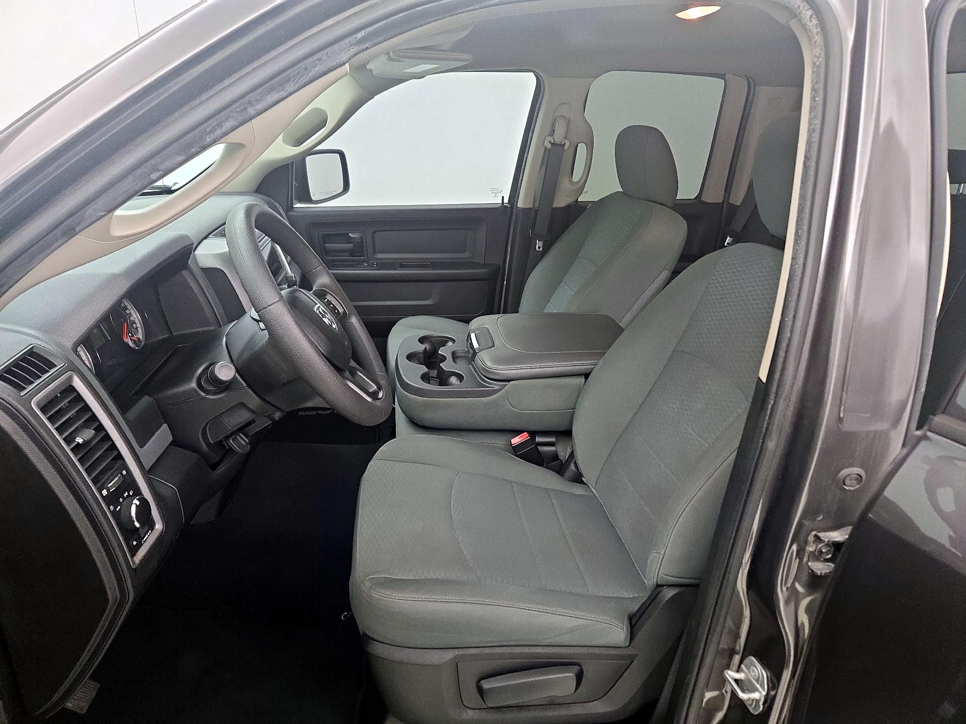 Thumbnail: 2019 RAM 1500 Classic - 11