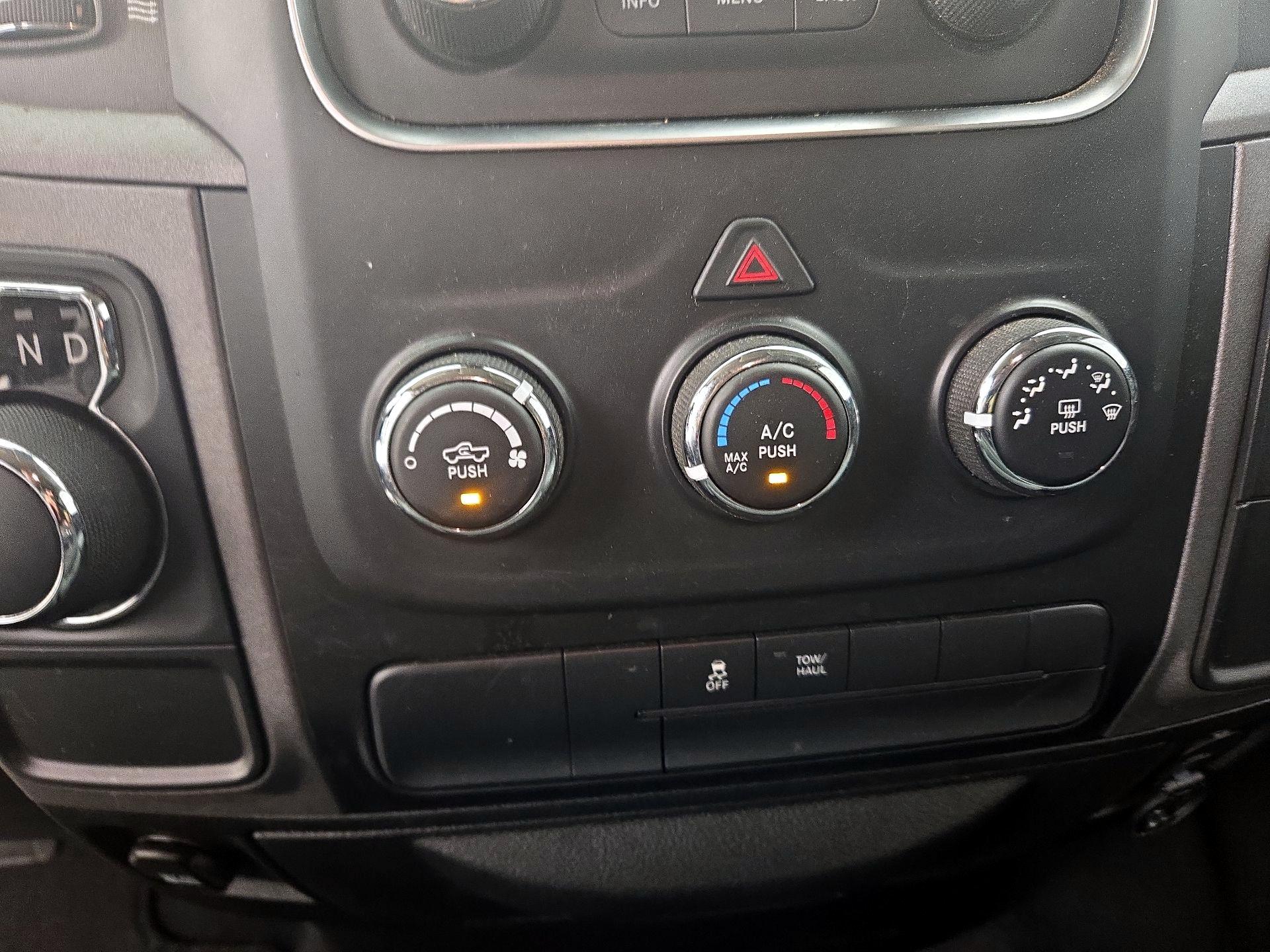 Thumbnail: 2019 RAM 1500 Classic - 16