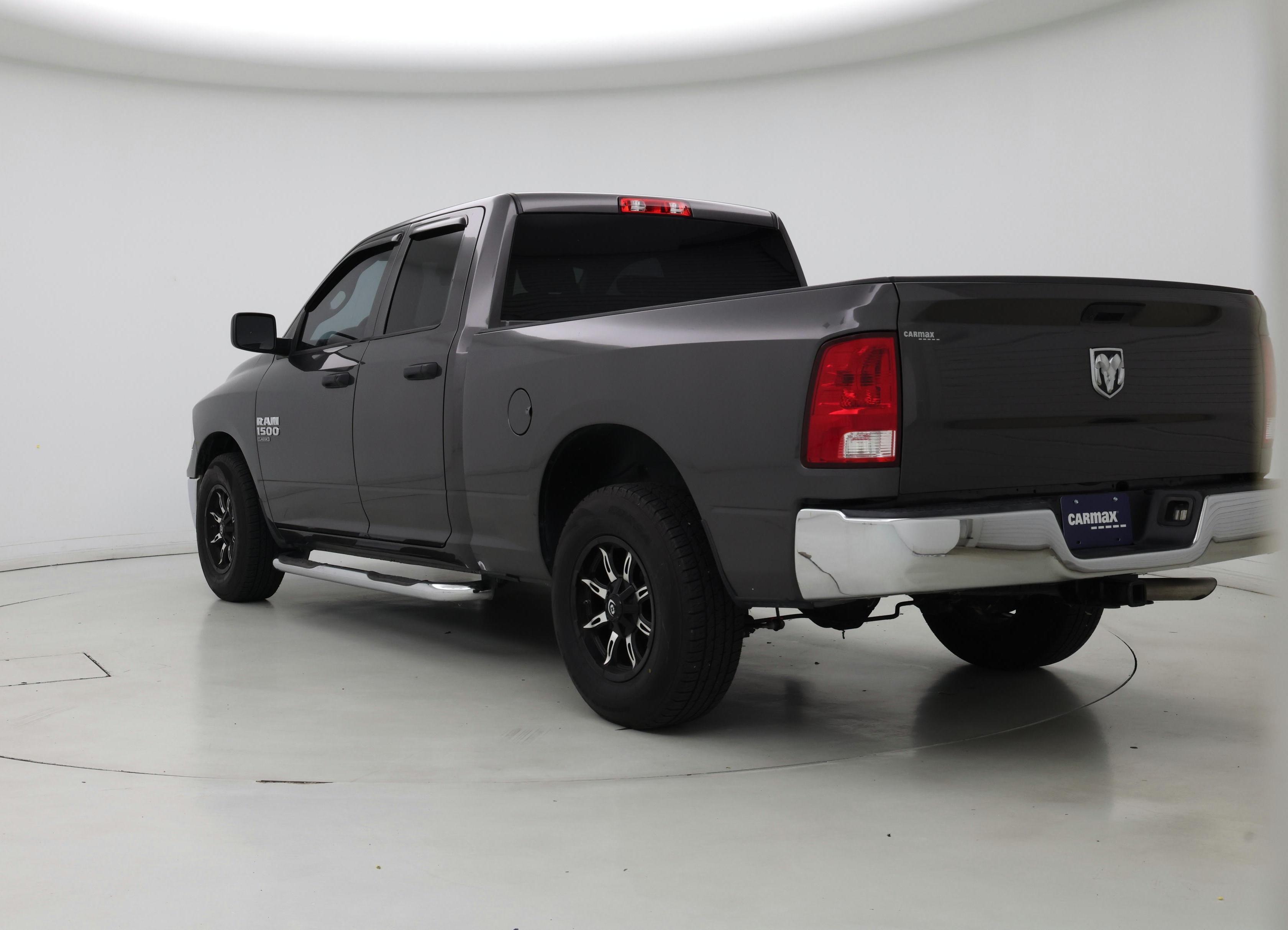 Thumbnail: 2019 RAM 1500 Classic - 2