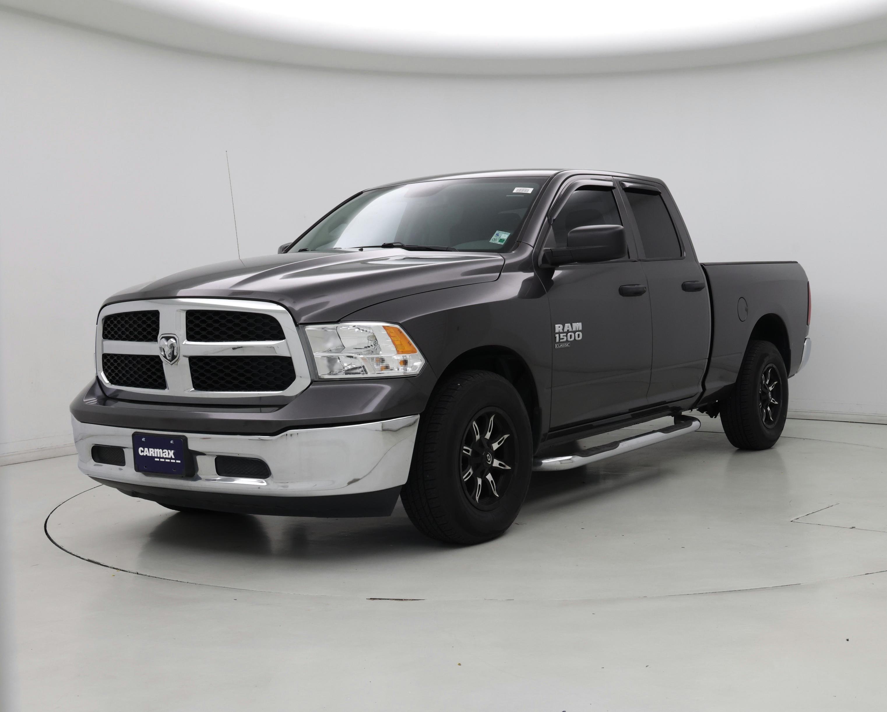 Thumbnail: 2019 RAM 1500 Classic - 4