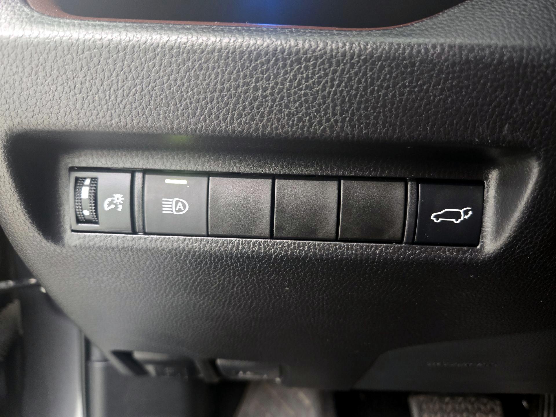 Thumbnail: 2021 Toyota RAV4 - 13