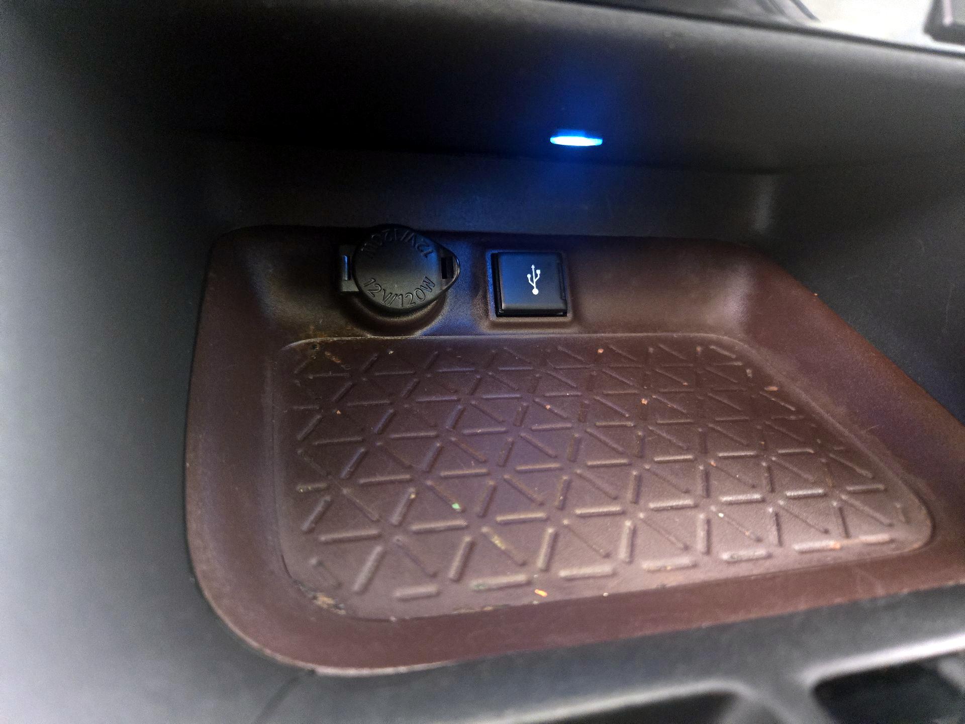 Thumbnail: 2021 Toyota RAV4 - 19