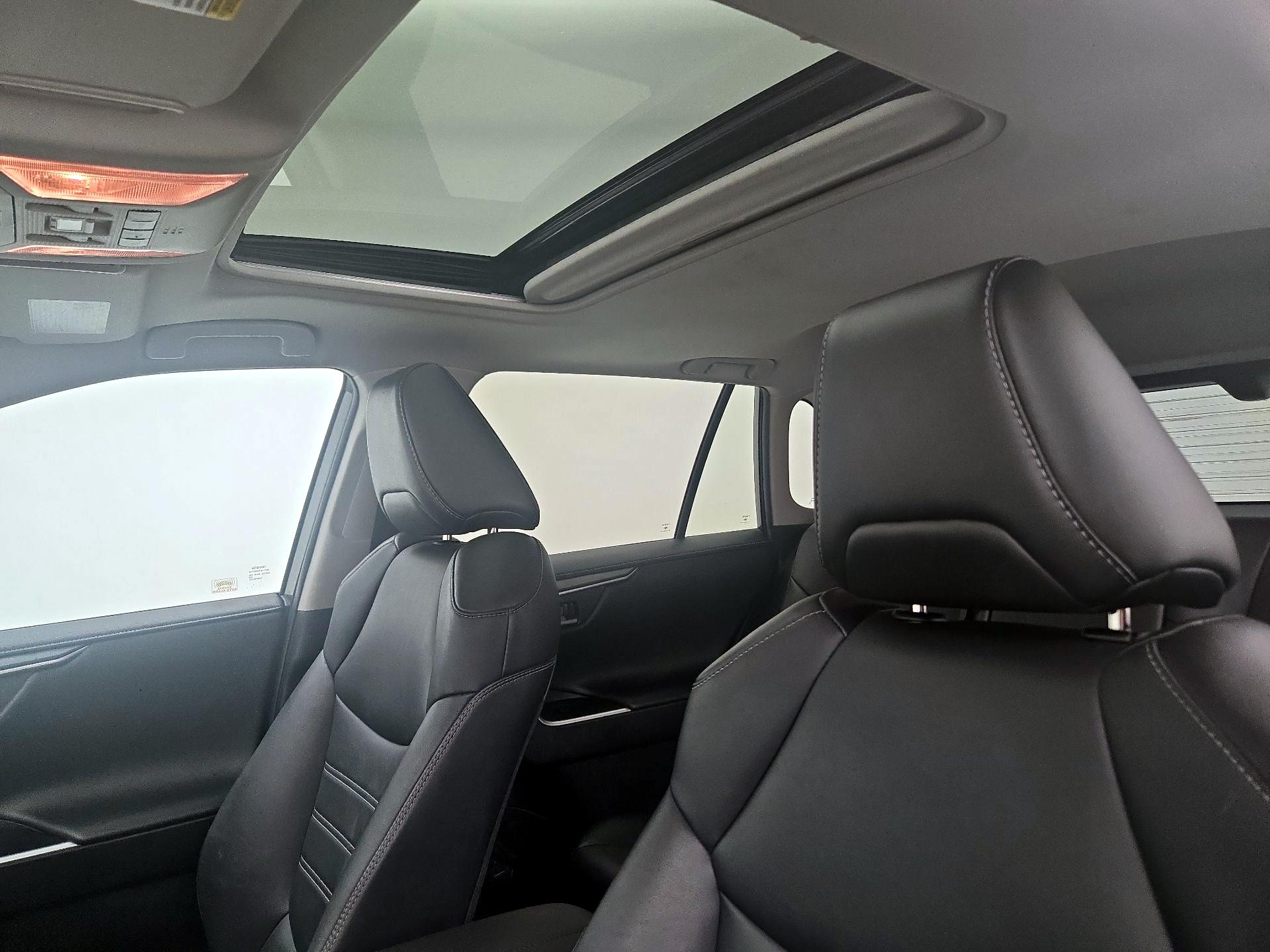 Thumbnail: 2021 Toyota RAV4 - 20