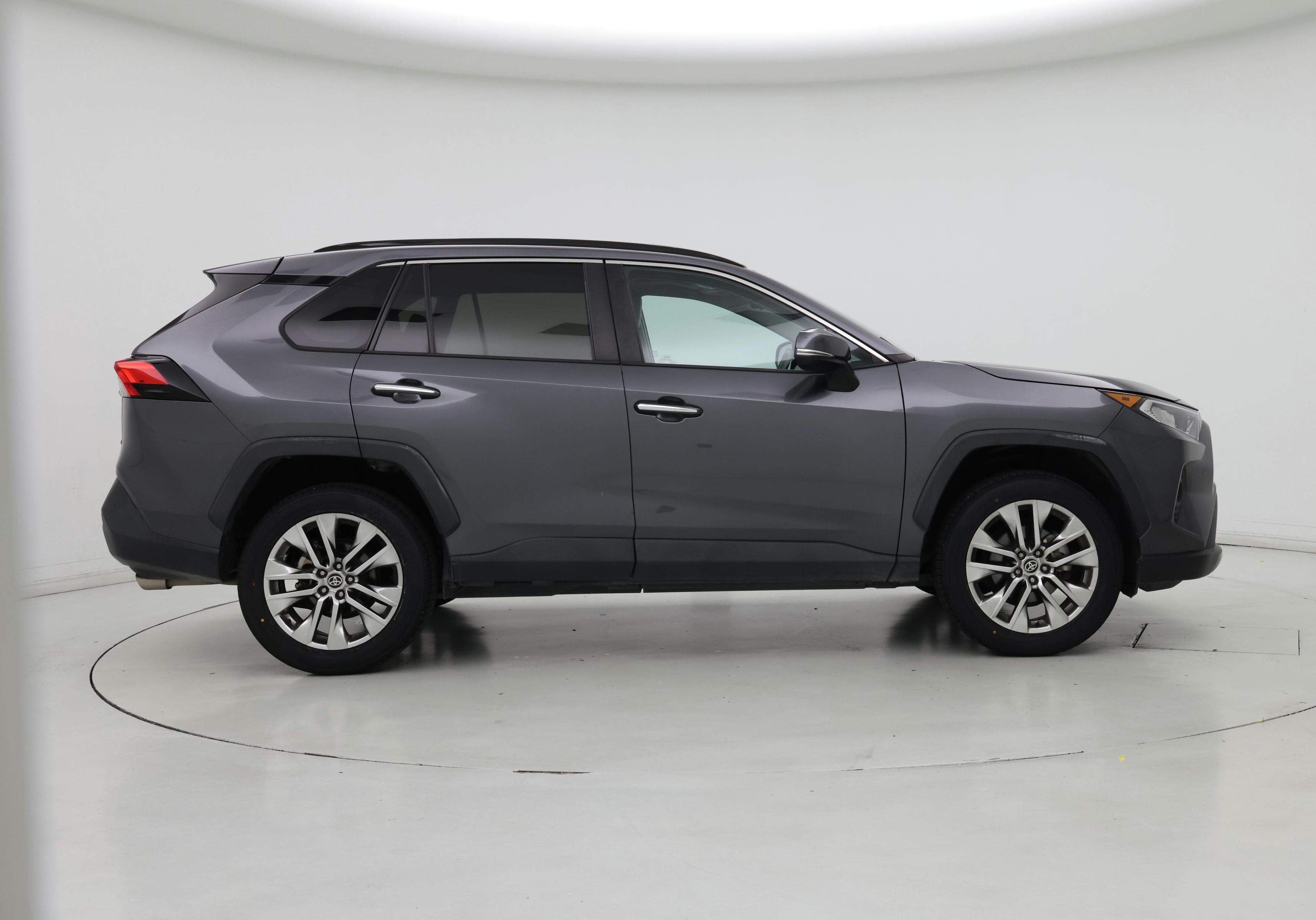 Thumbnail: 2021 Toyota RAV4 - 7
