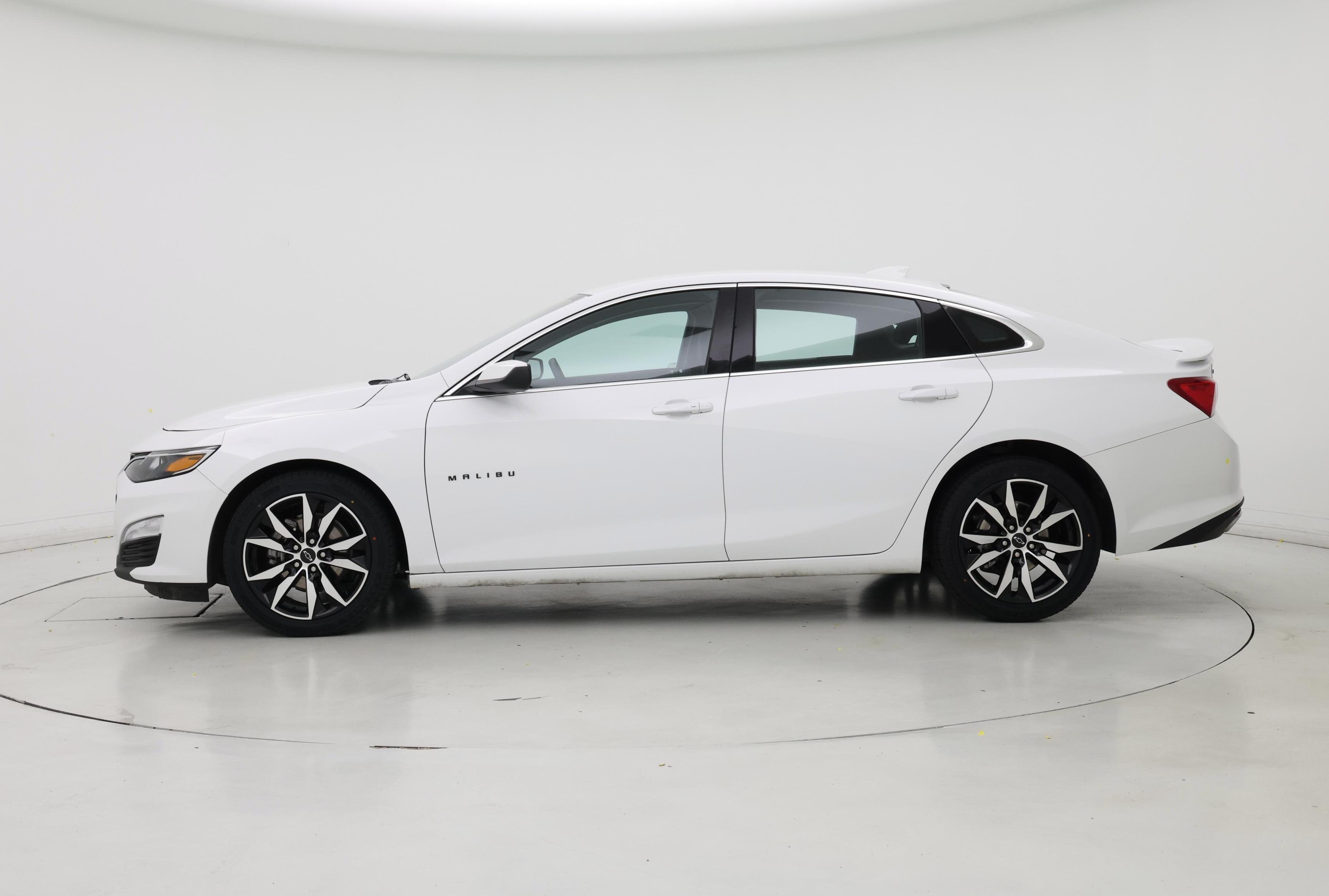 Thumbnail: 2024 Chevrolet Malibu - 3