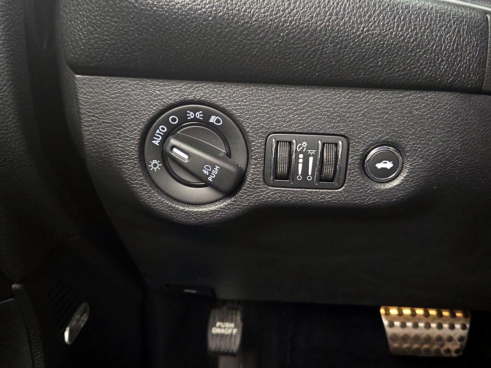 Thumbnail: 2015 Dodge Challenger - 13