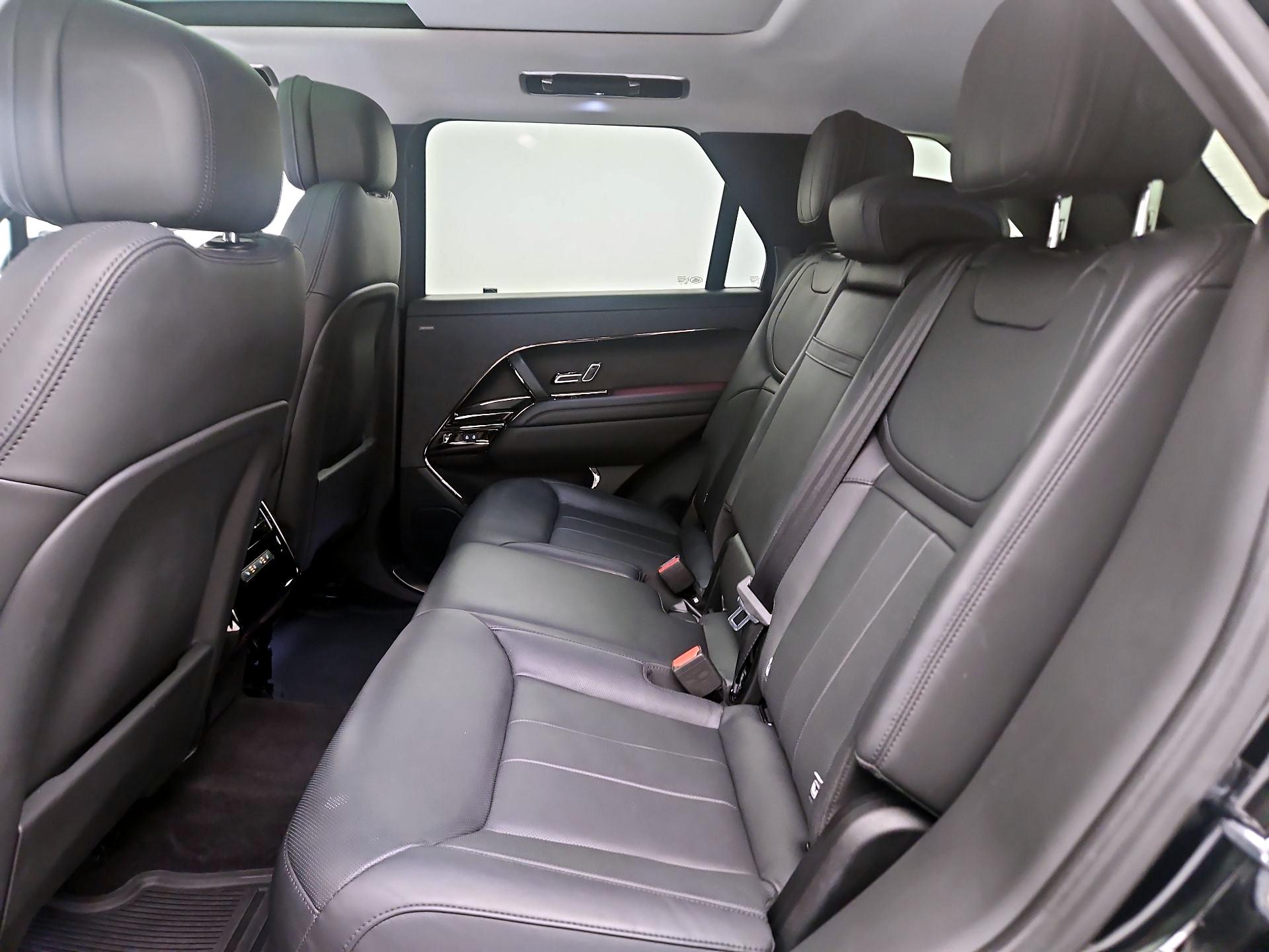 Thumbnail: 2023 Land Rover Range Rover Sport - 19
