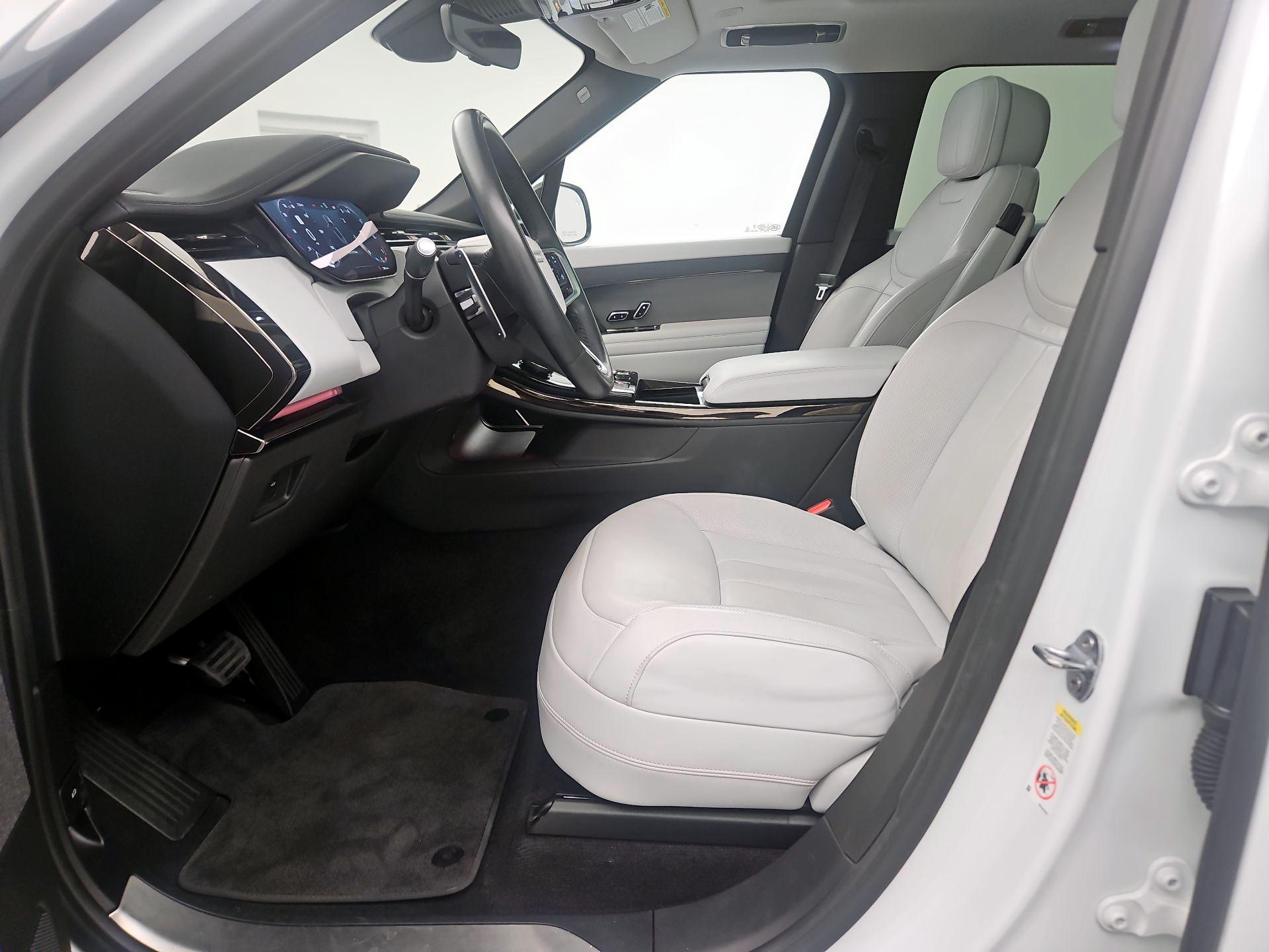 Thumbnail: 2023 Land Rover Range Rover Sport - 11