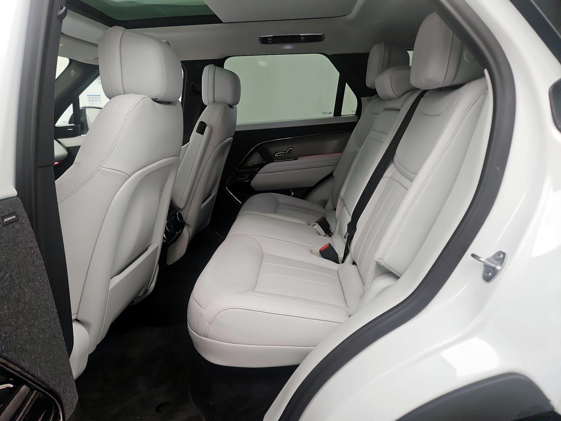 Thumbnail: 2023 Land Rover Range Rover Sport - 18