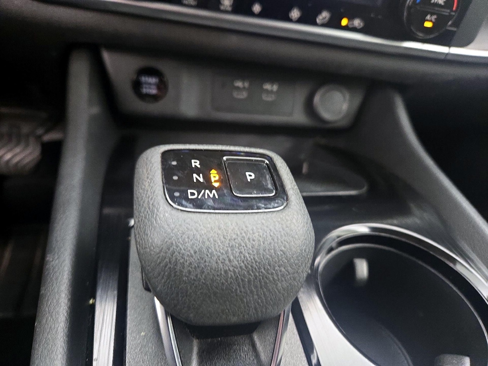 2025 Nissan Rogue SV - Photo 18