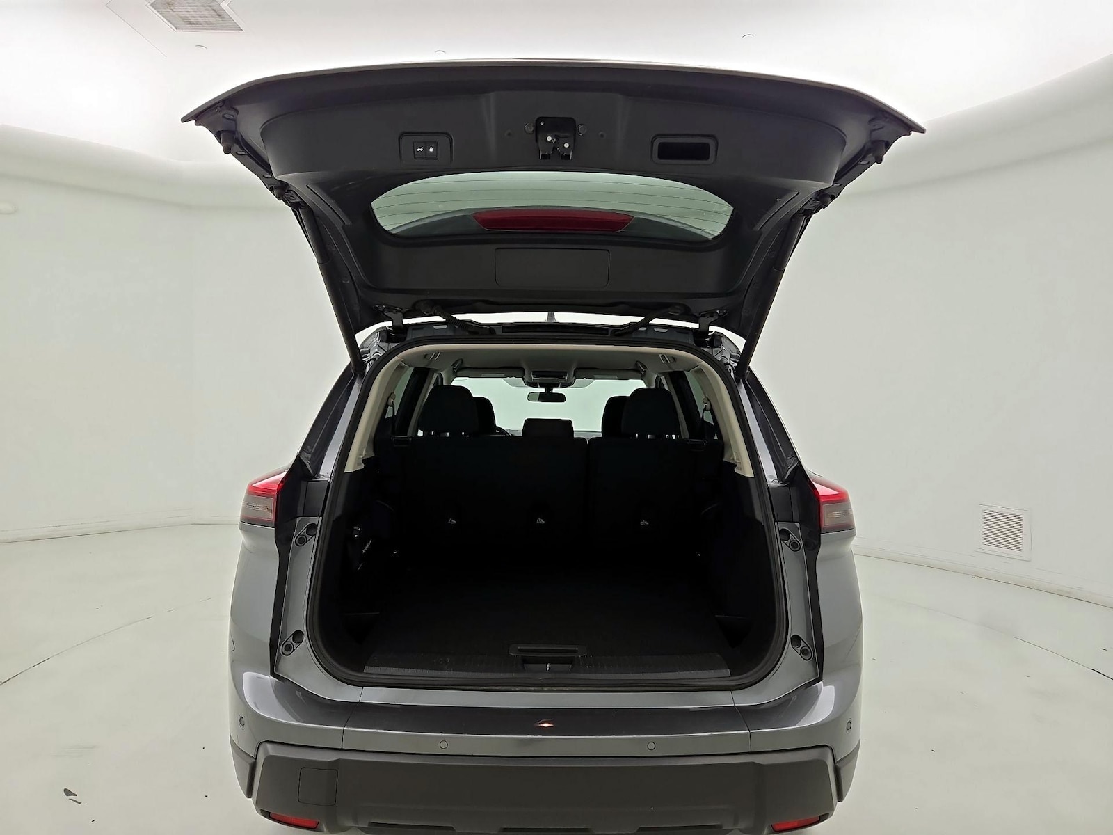 2025 Nissan Rogue SV - Photo 21