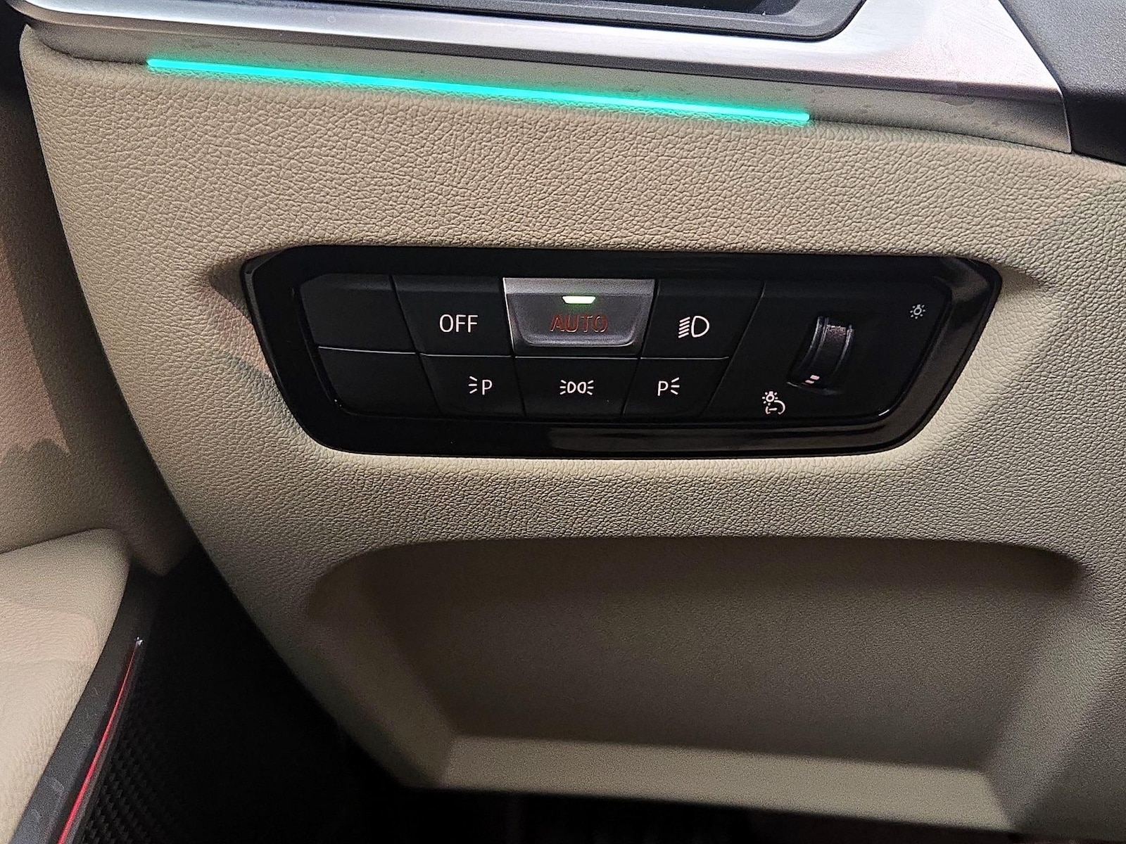 2023 BMW 3 Series 330i - Photo 14