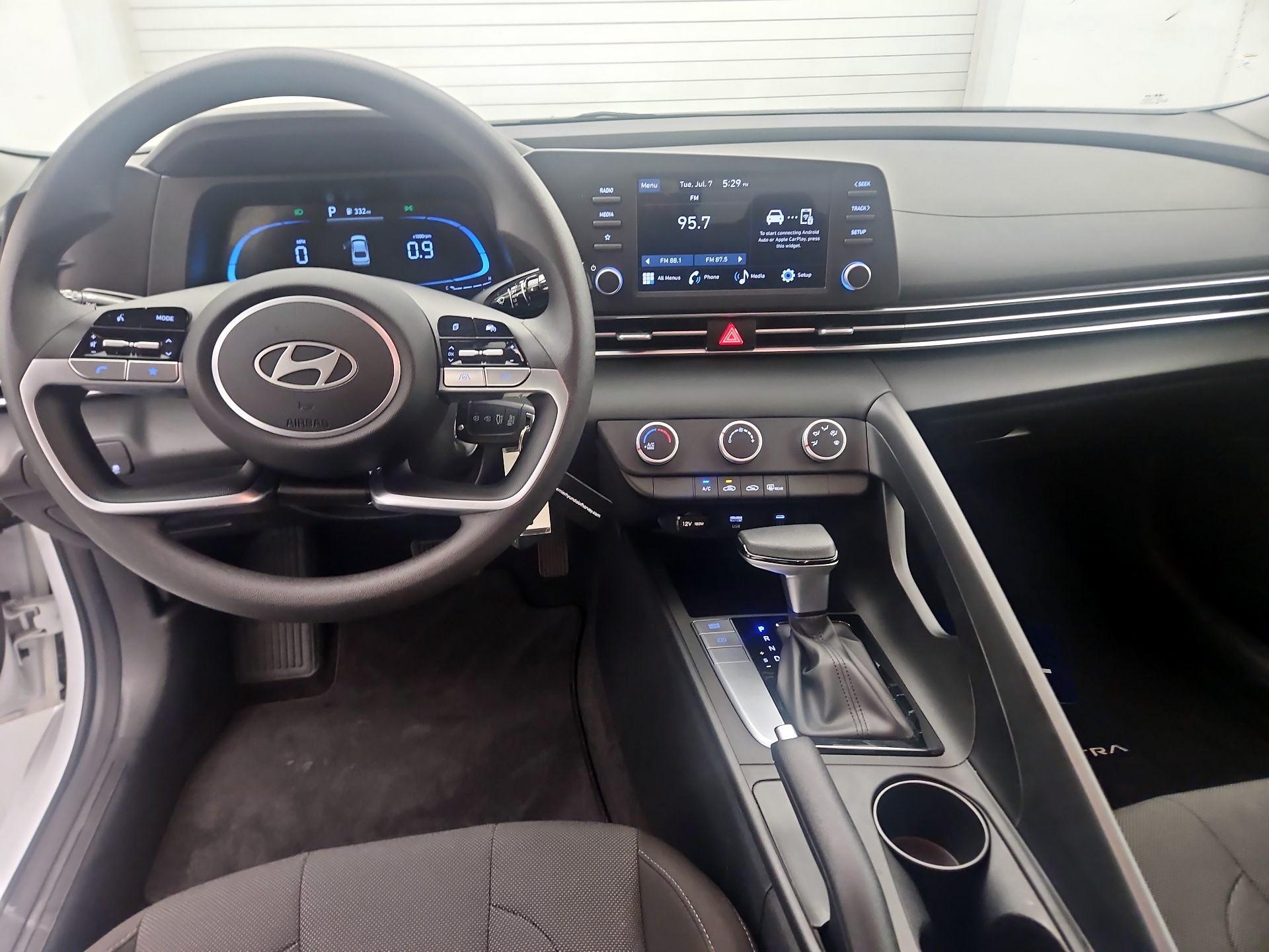 Thumbnail: 2025 Hyundai Elantra - 9