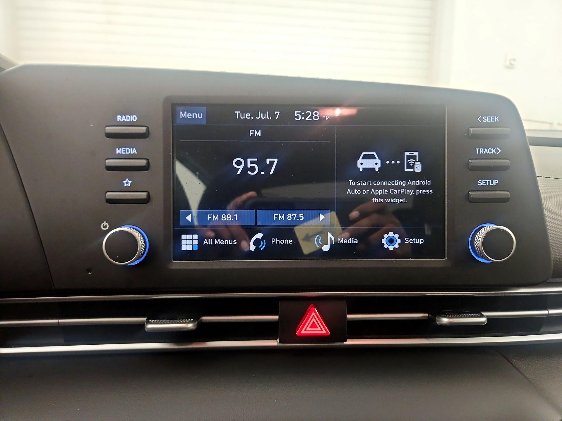 Thumbnail: 2025 Hyundai Elantra - 15