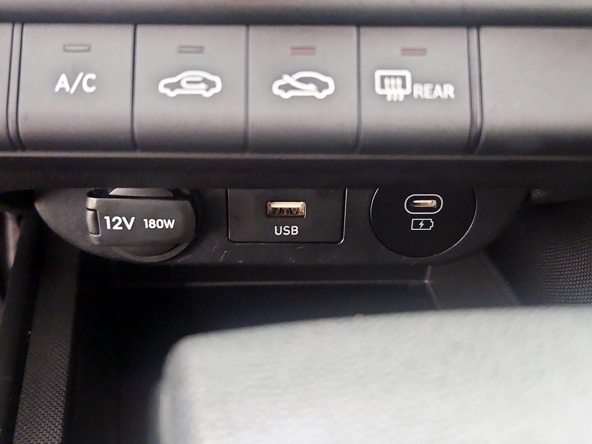 Thumbnail: 2025 Hyundai Elantra - 18