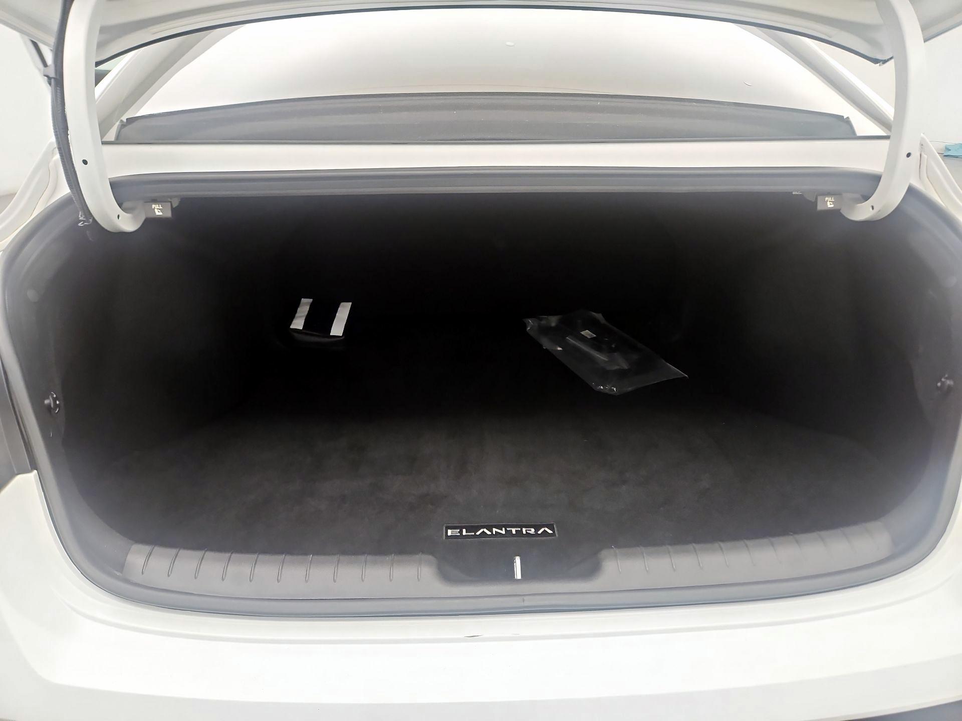 Thumbnail: 2025 Hyundai Elantra - 20