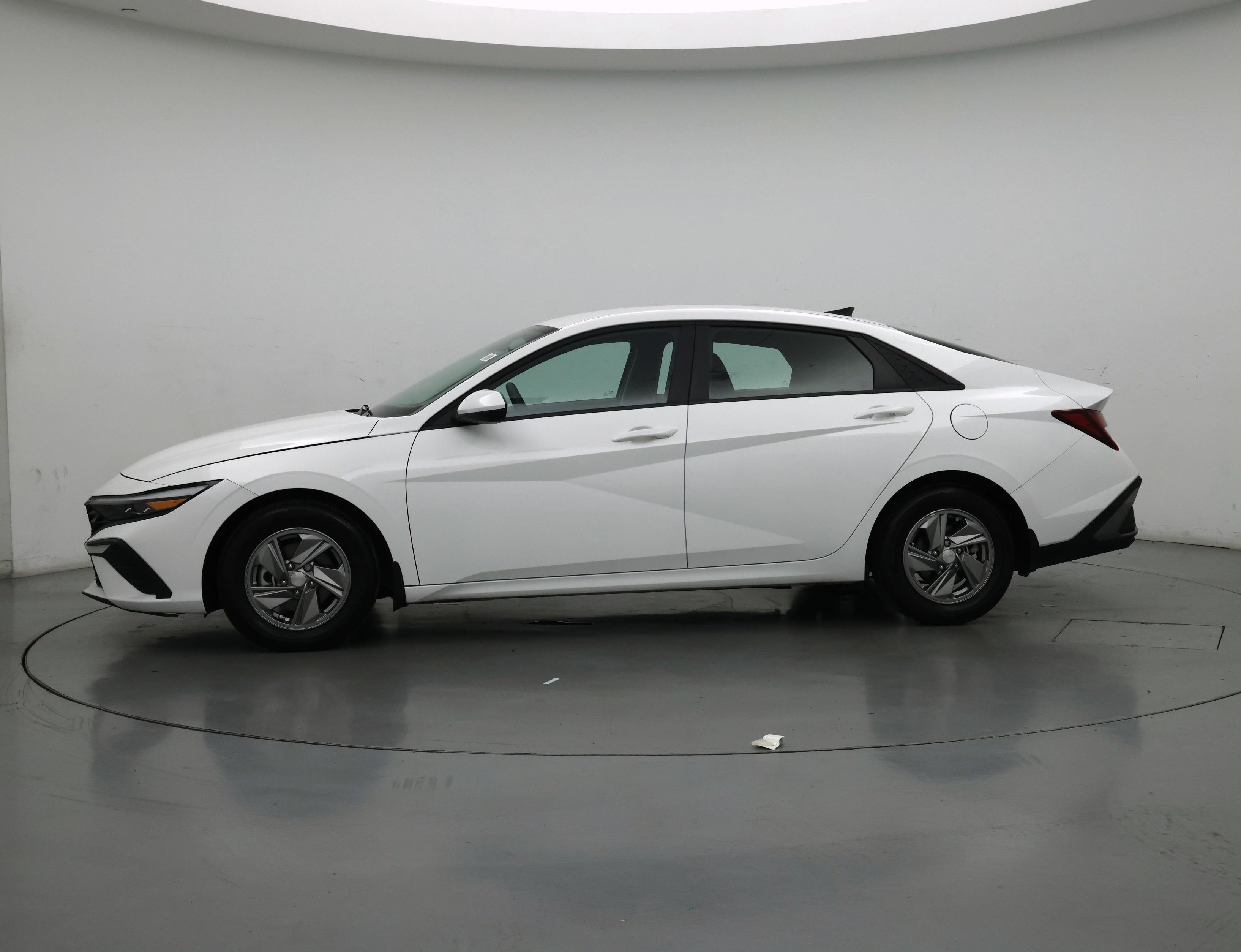 Thumbnail: 2025 Hyundai Elantra - 3