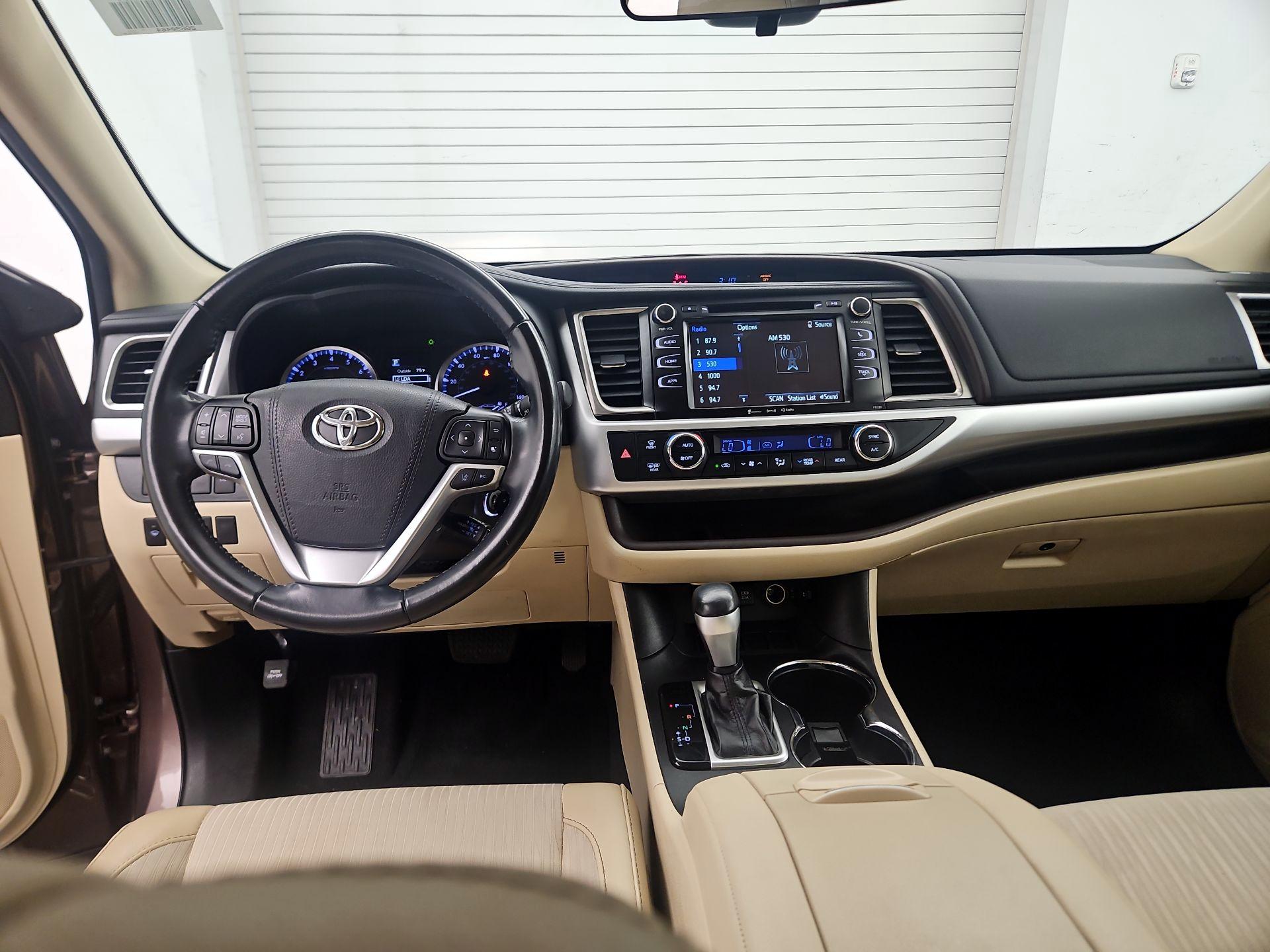 Thumbnail: 2019 Toyota Highlander - 9