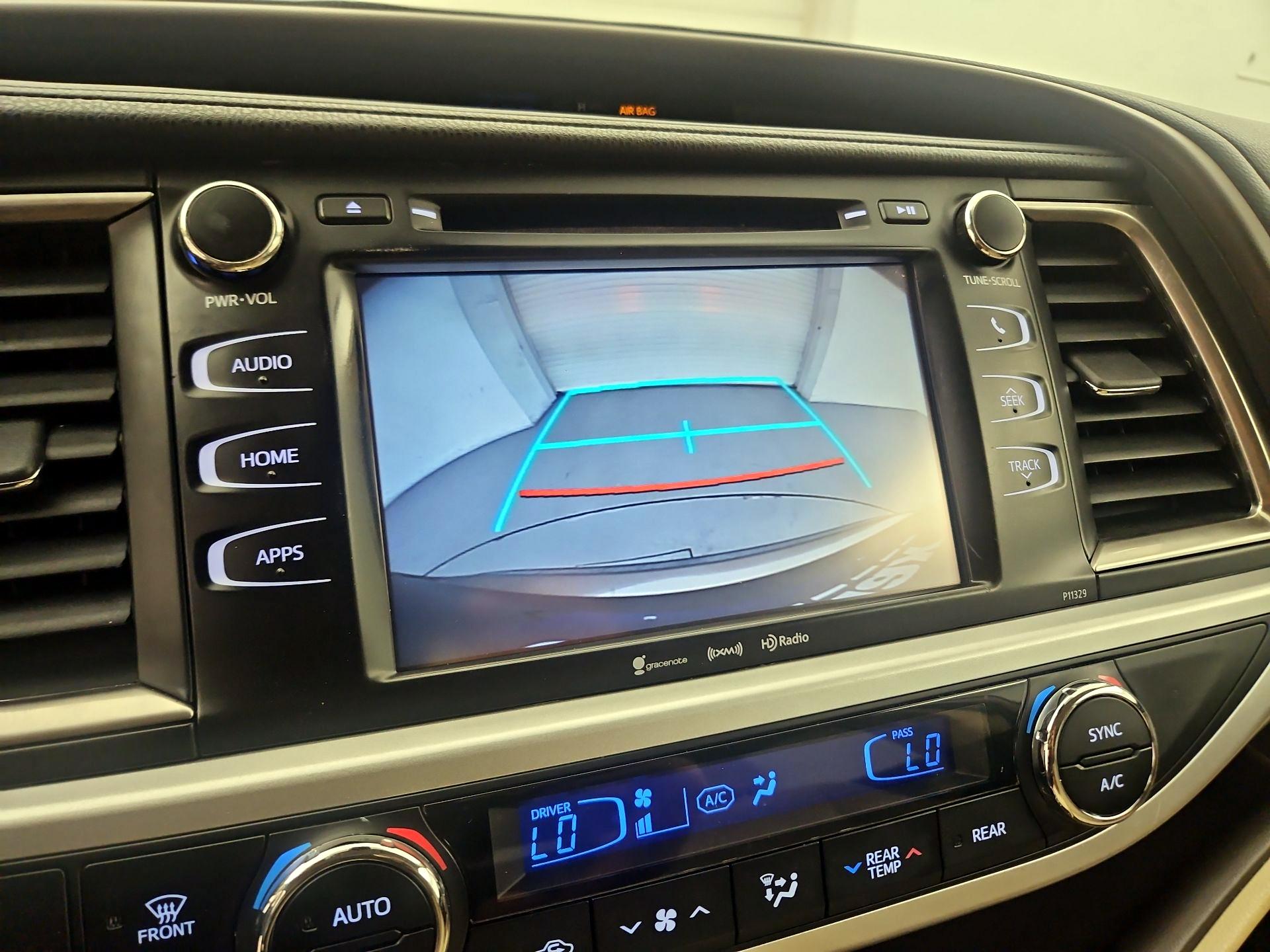 Thumbnail: 2019 Toyota Highlander - 14