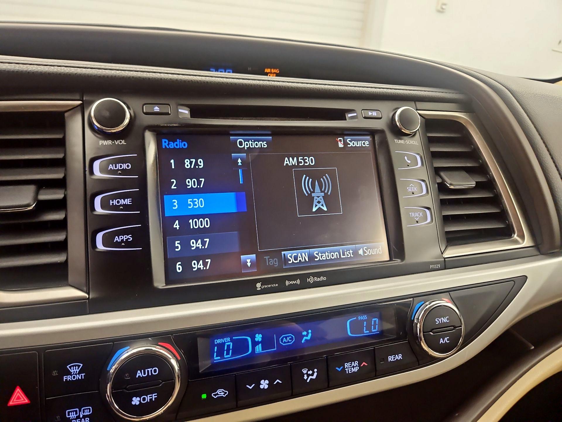 Thumbnail: 2019 Toyota Highlander - 15