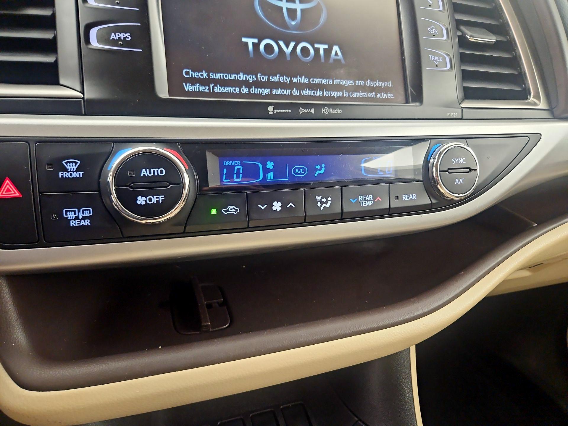 Thumbnail: 2019 Toyota Highlander - 16