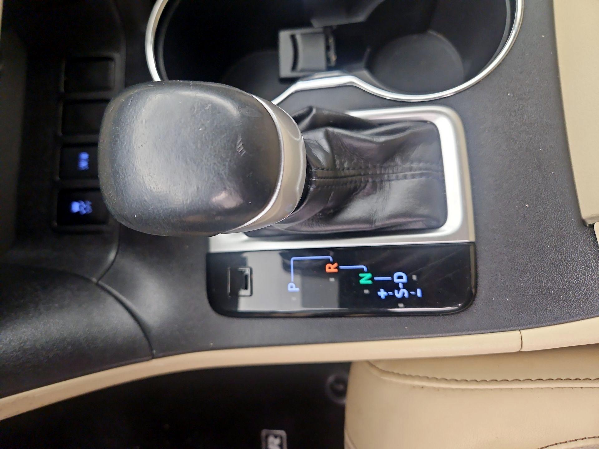 Thumbnail: 2019 Toyota Highlander - 17