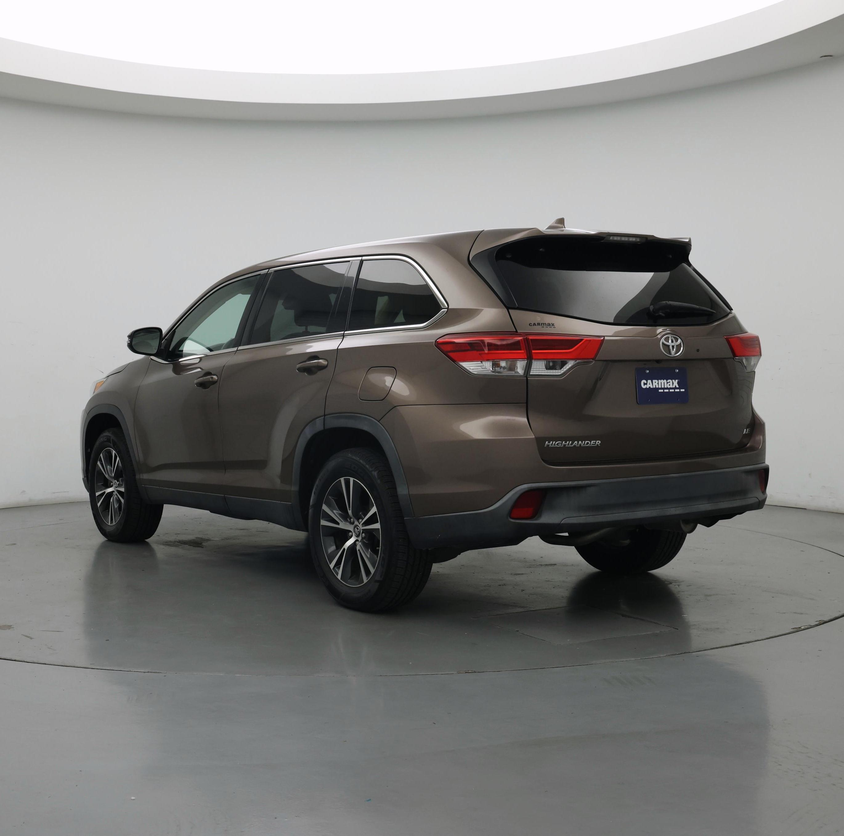 Thumbnail: 2019 Toyota Highlander - 2