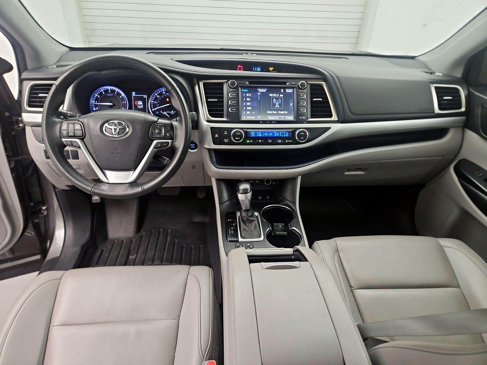Thumbnail: 2019 Toyota Highlander - 9
