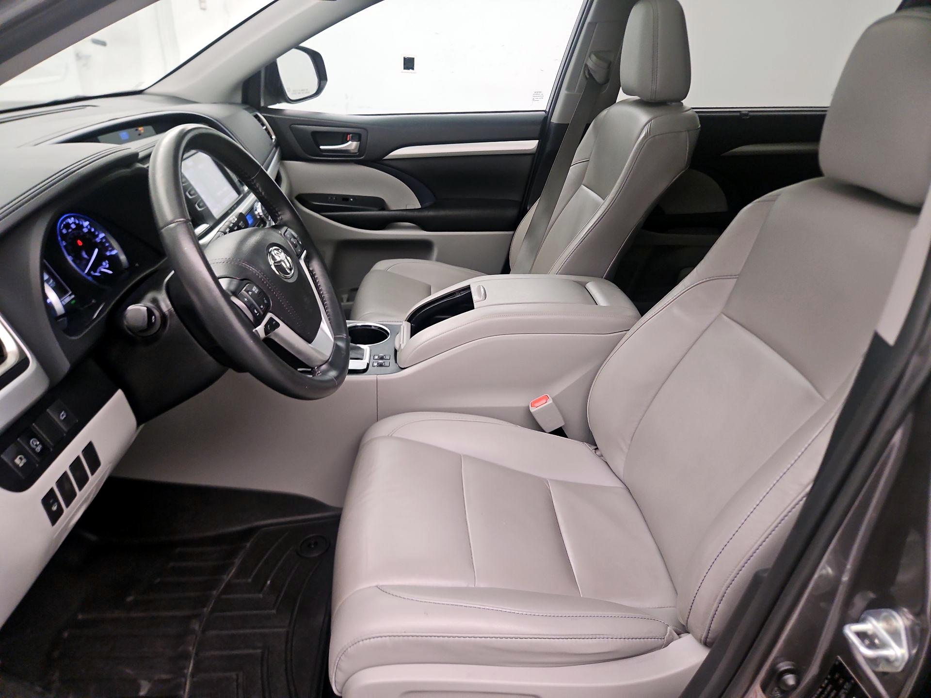 Thumbnail: 2019 Toyota Highlander - 11