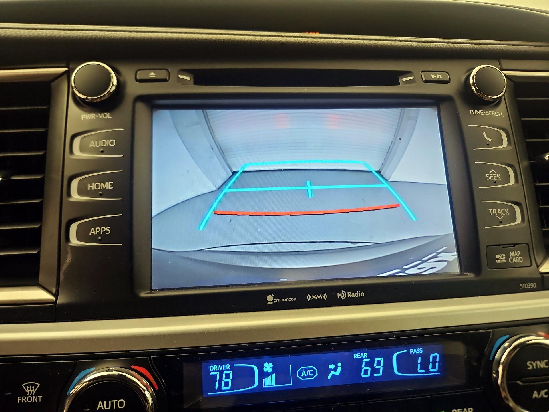 Thumbnail: 2019 Toyota Highlander - 14
