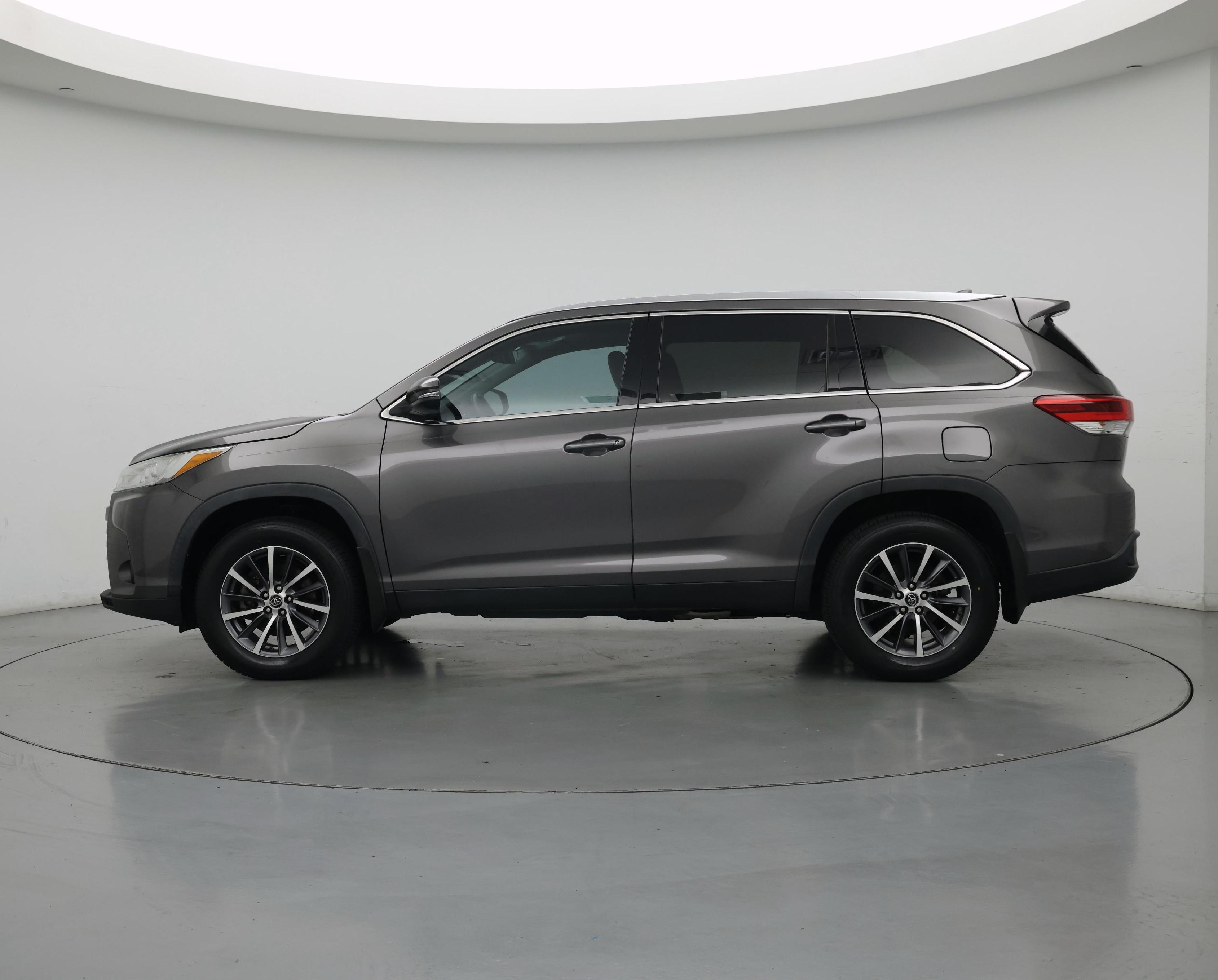 Thumbnail: 2019 Toyota Highlander - 3