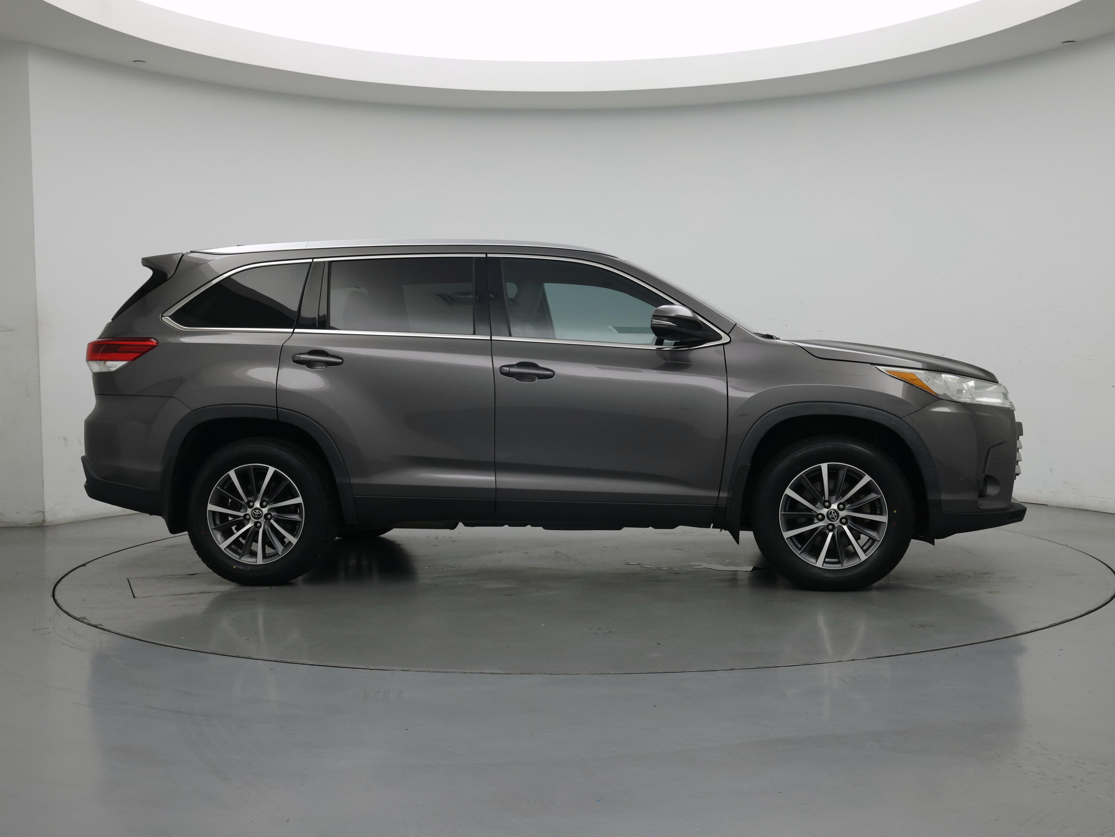 Thumbnail: 2019 Toyota Highlander - 7
