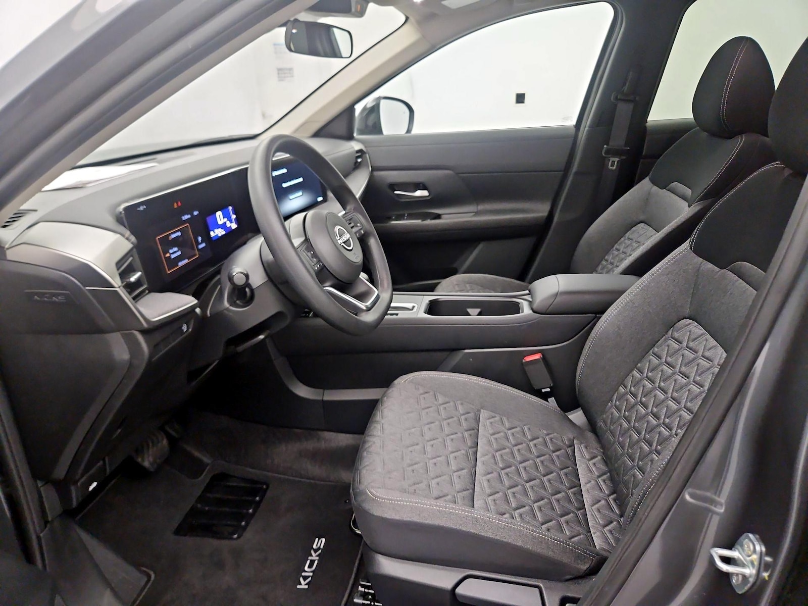 2026 Nissan KICKS SV - Photo 12