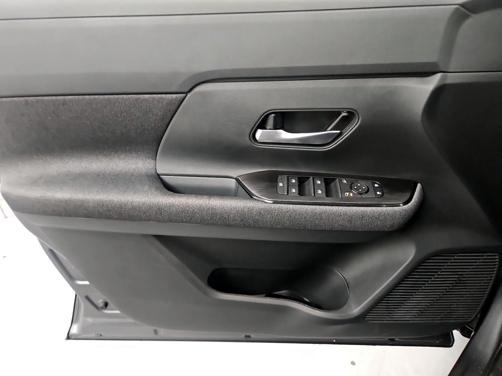 2026 Nissan KICKS SV - Photo 13