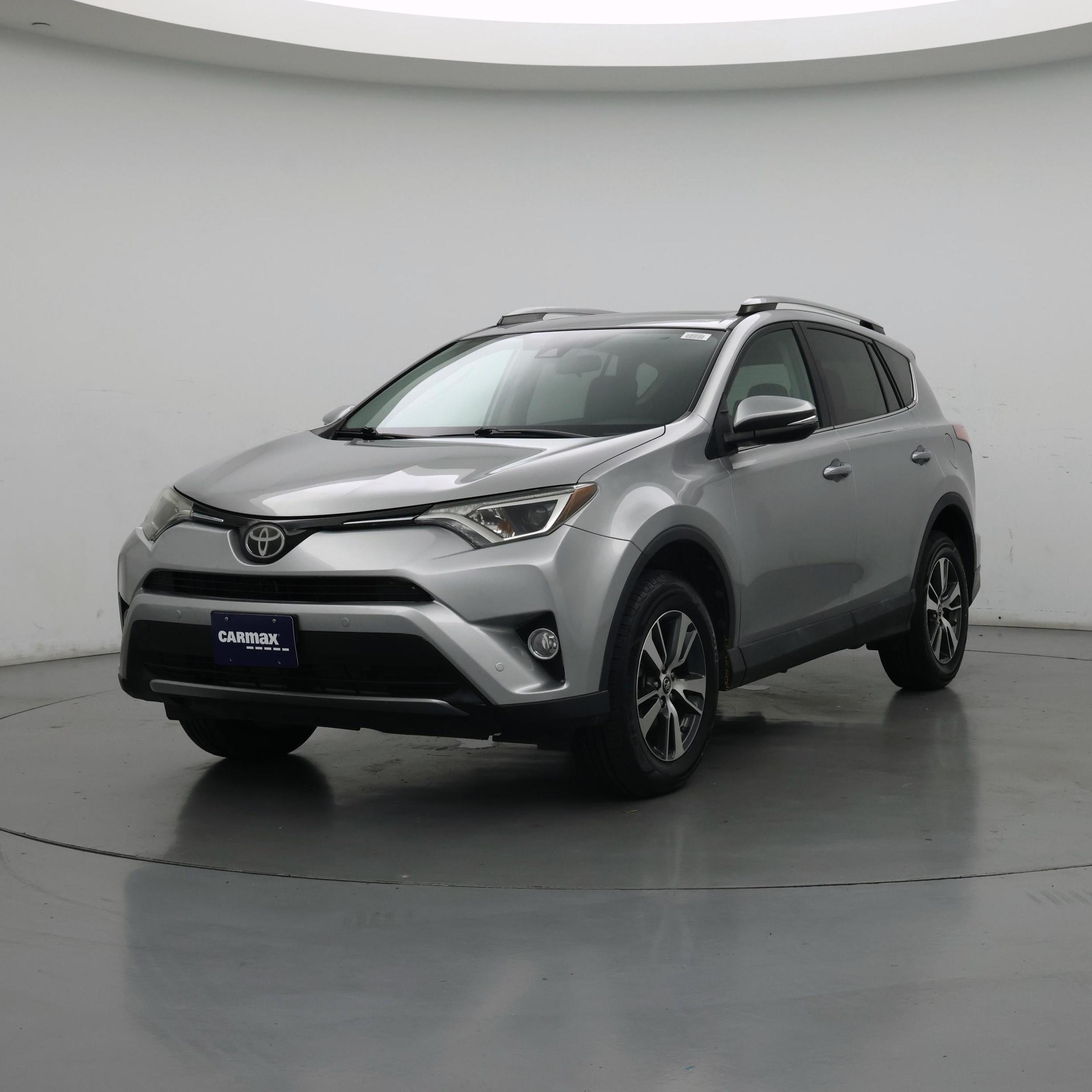 Thumbnail: 2017 Toyota RAV4 - 4