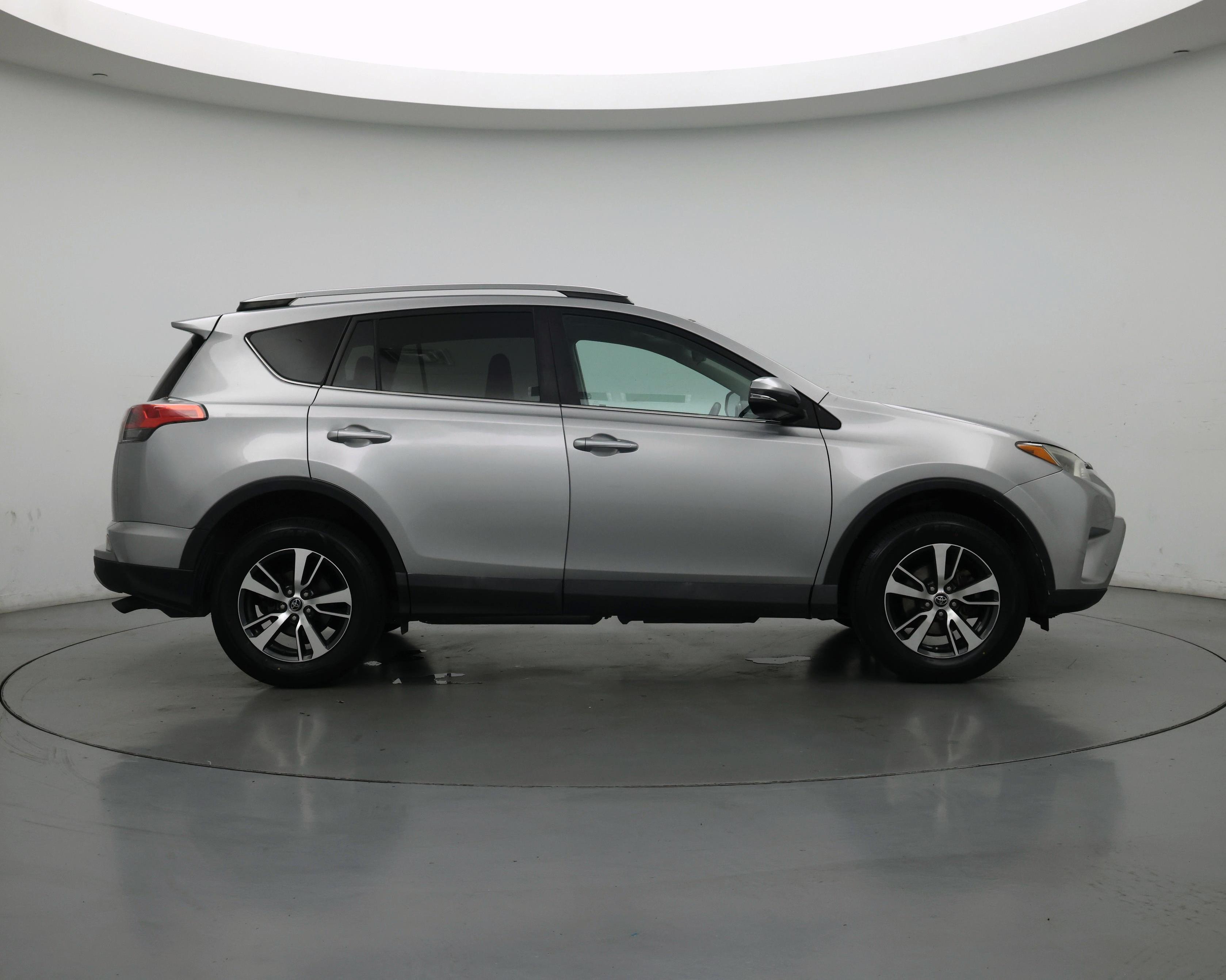 Thumbnail: 2017 Toyota RAV4 - 7