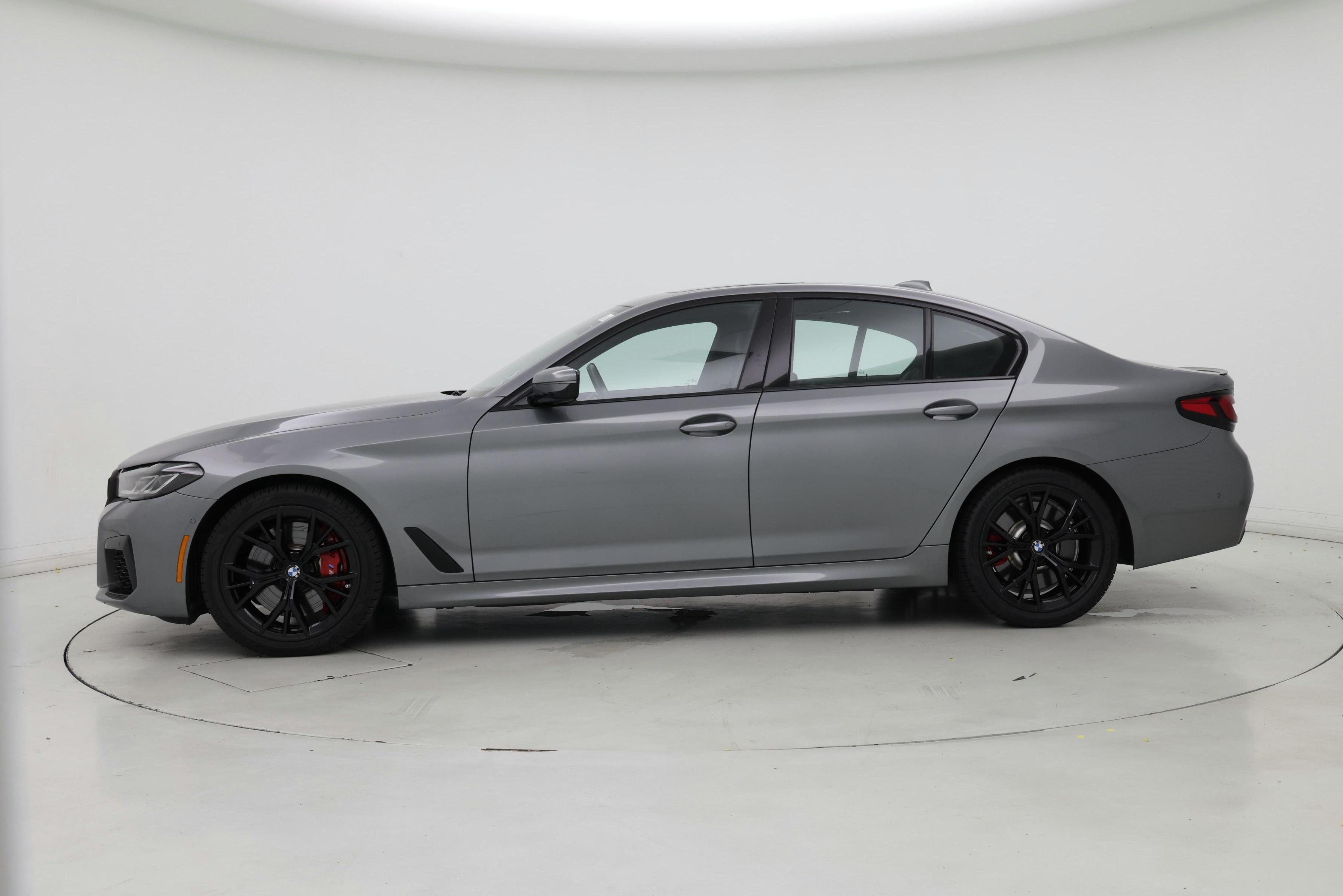 Thumbnail: 2023 BMW 5 Series - 3