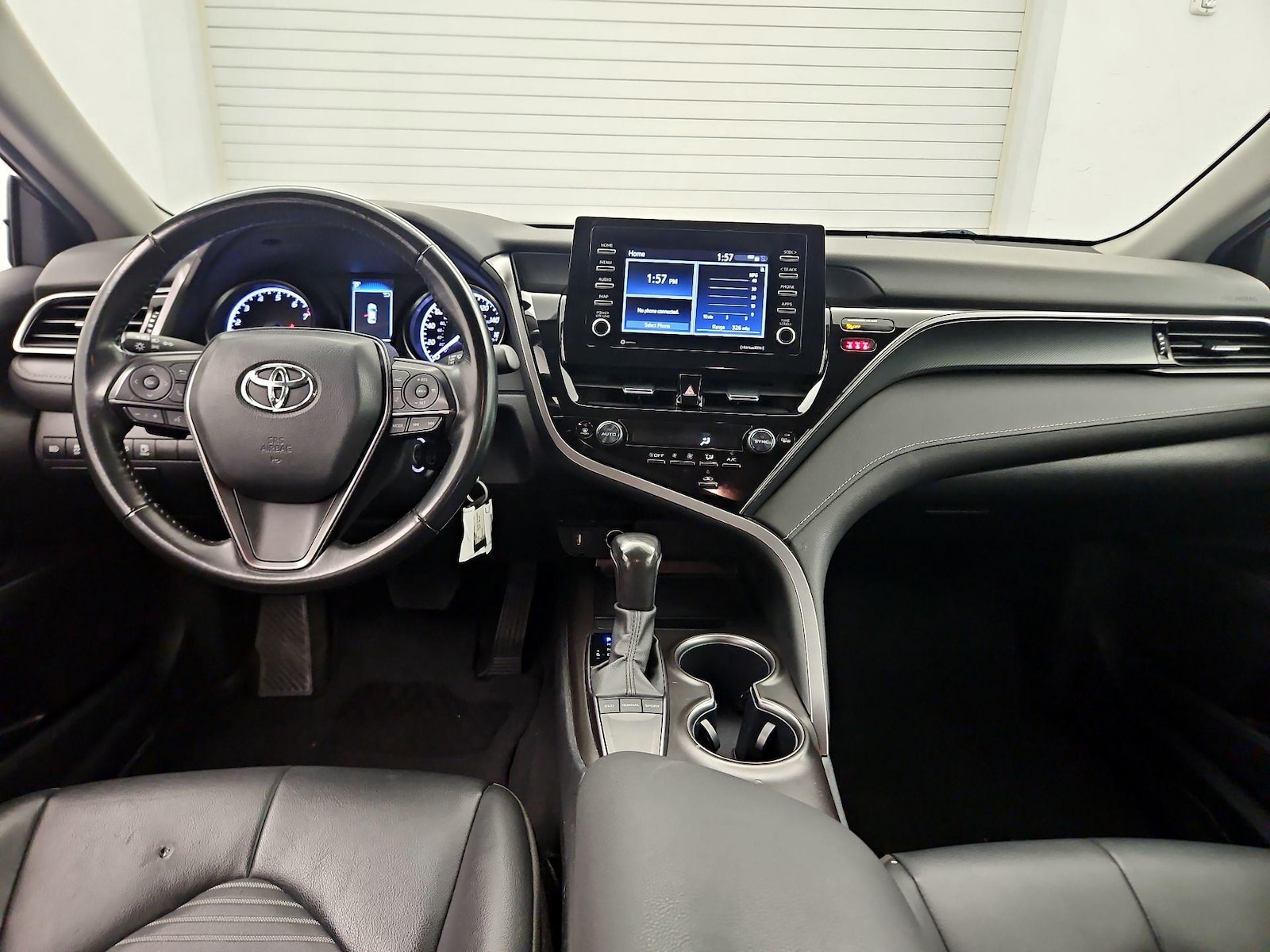 2024 Toyota Camry SE - Photo 10